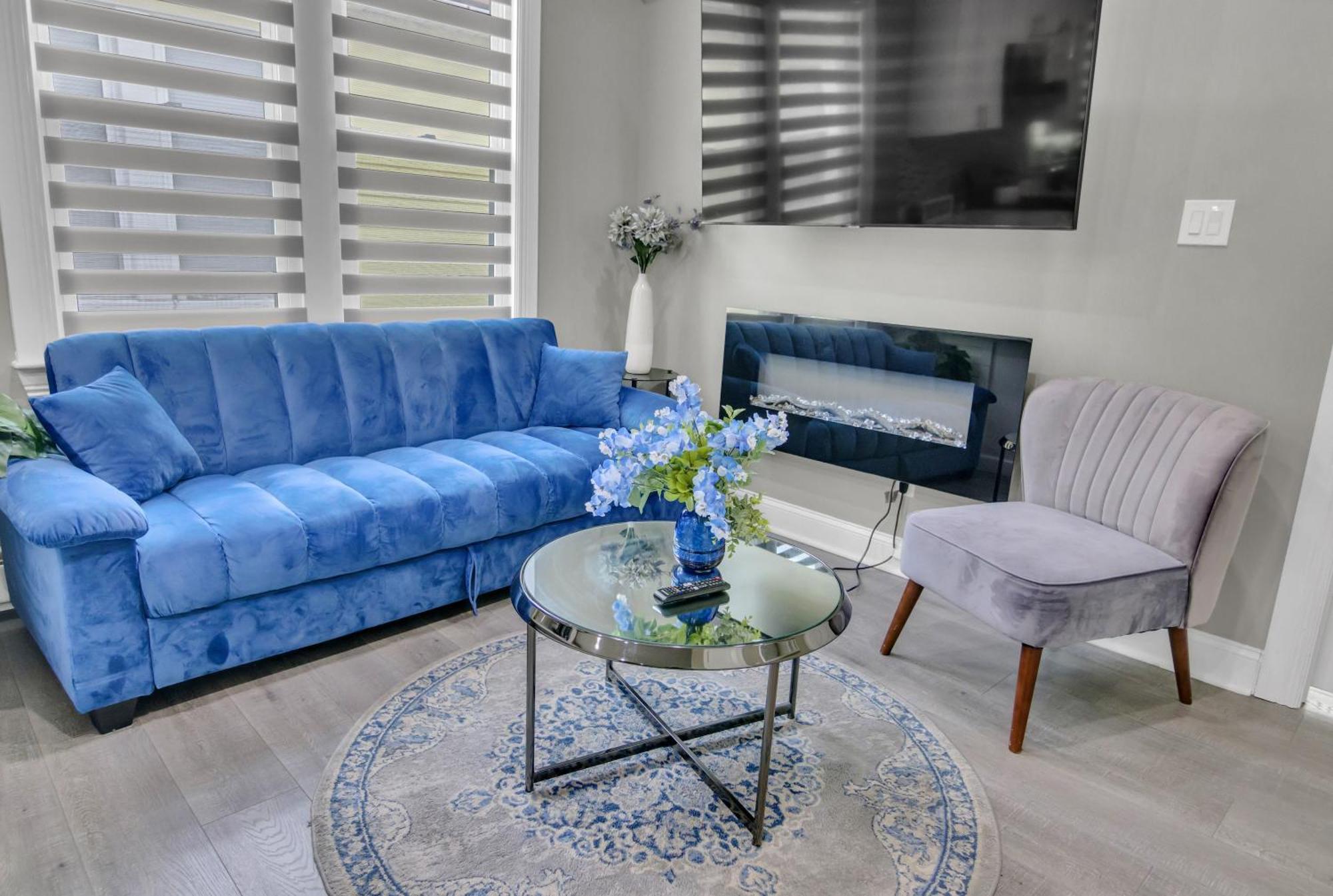 Hugh's And Nora's Place To * New York