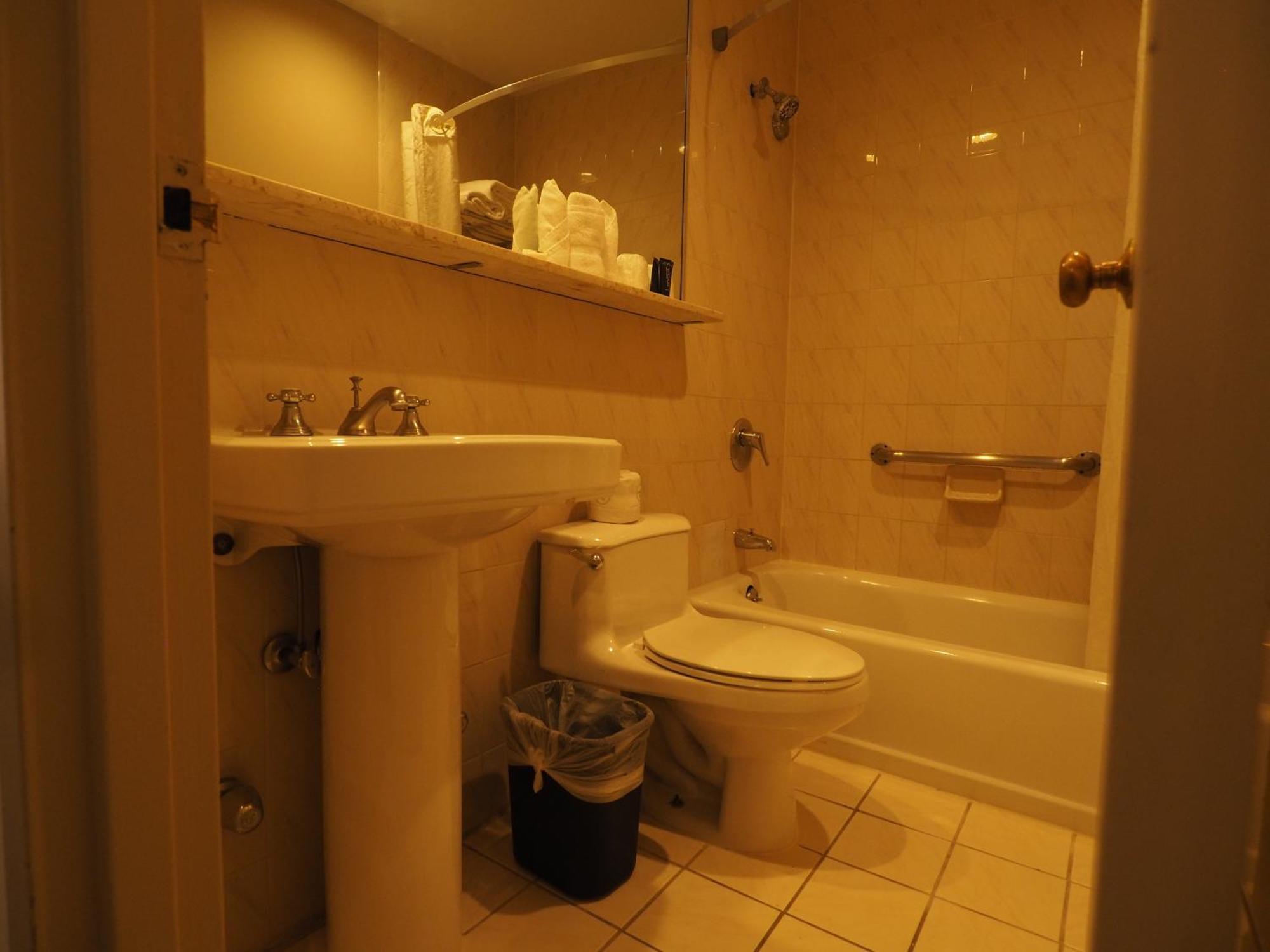 Hotel Night Broadway