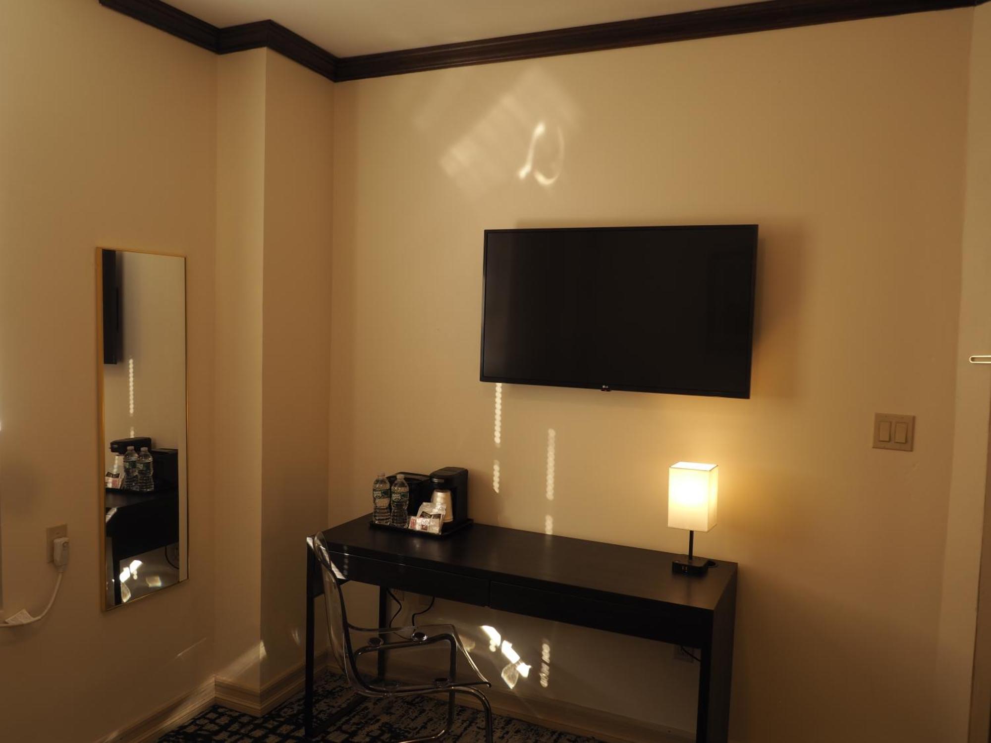 Night Broadway Hotel