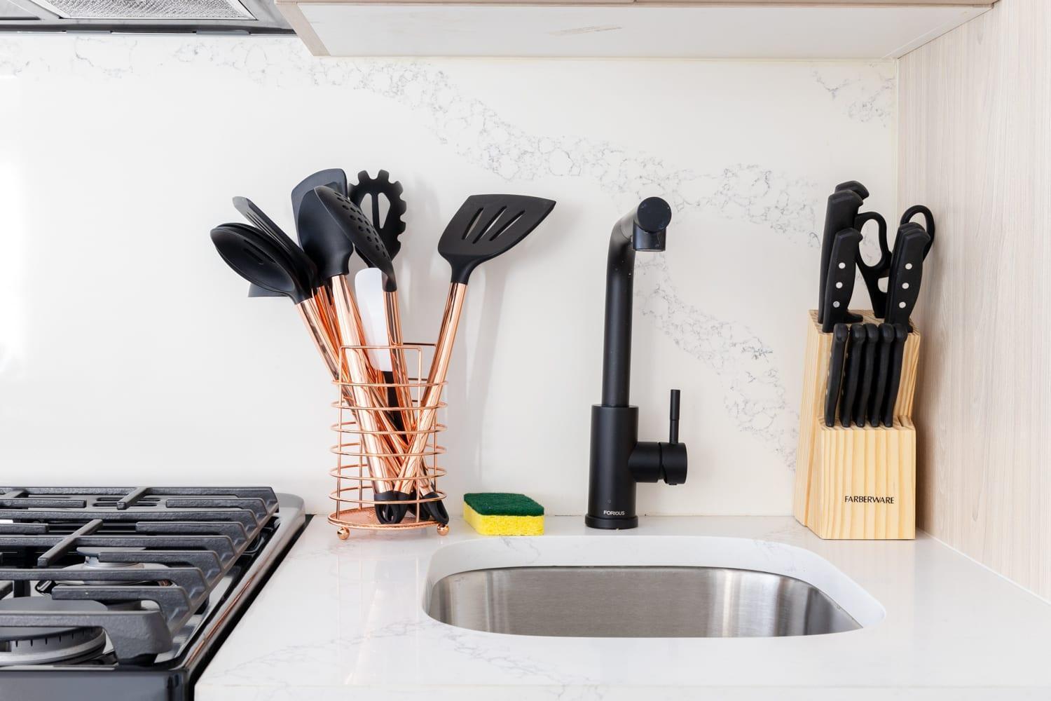 323-2 Specious 2br Williamsburg New York