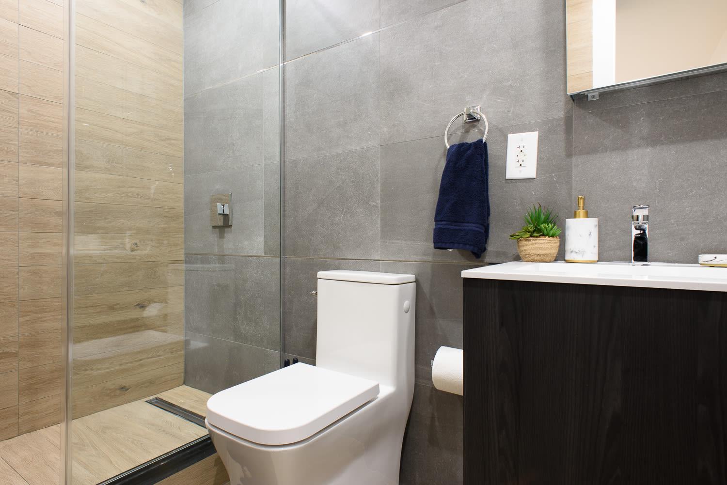 1597-12 New Prime Ues Wd In Unit * New York