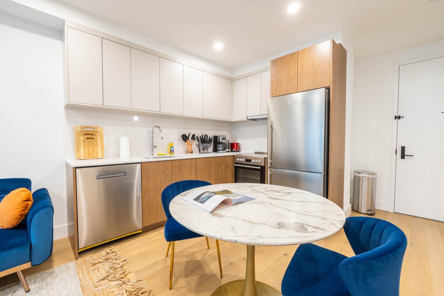 149bk-202 New 1br In Prime Greenpoint Bk *