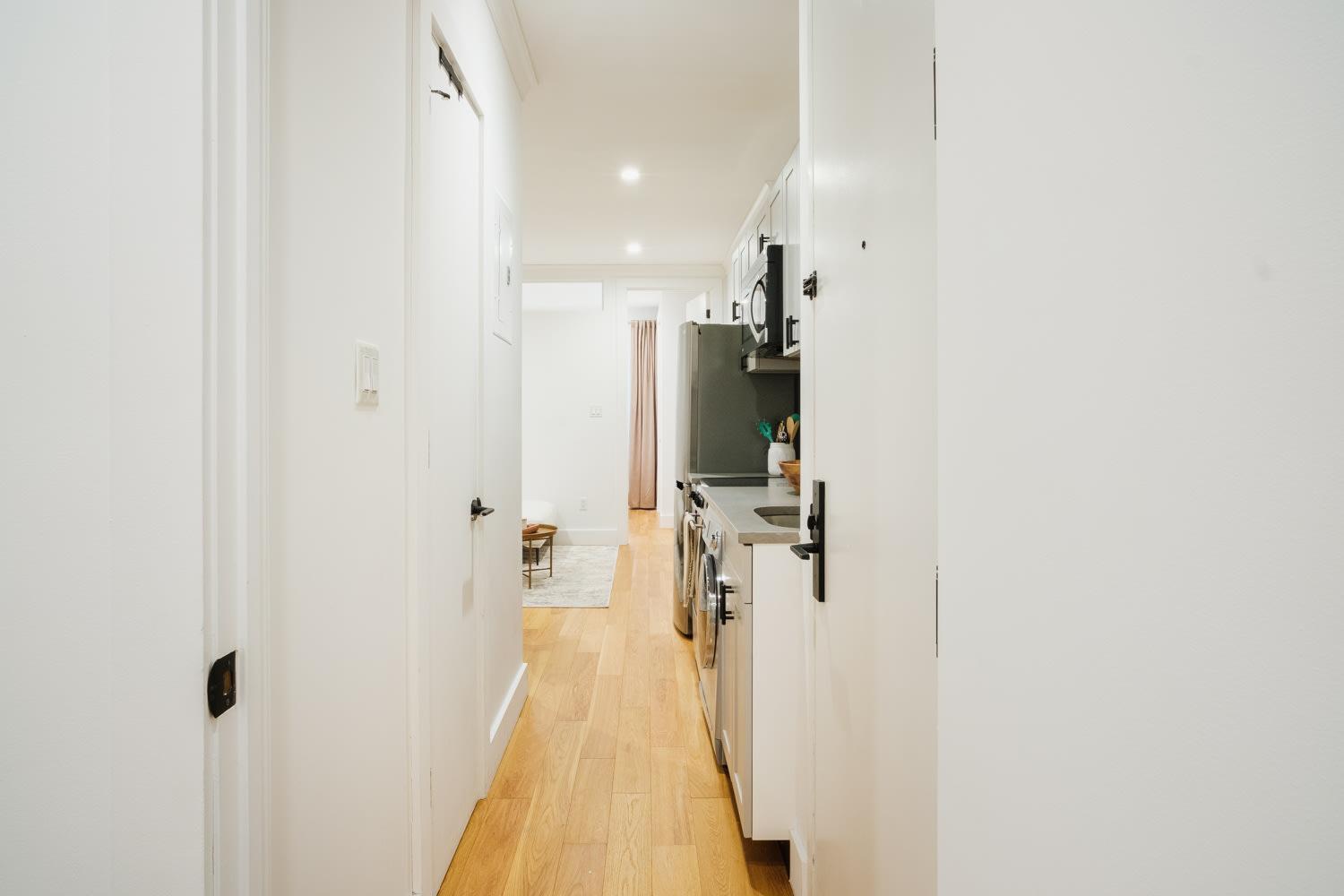 1288-4r Newly Furnished Prime Ues 2br Apartment *