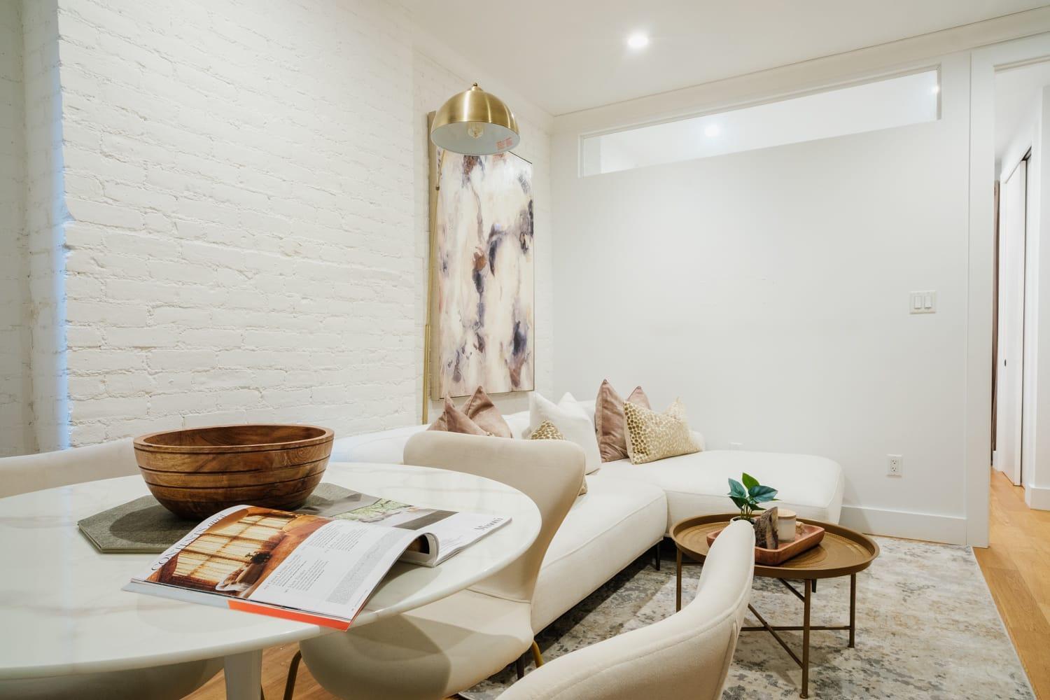 1288-4r Newly Furnished Prime Ues 2br *