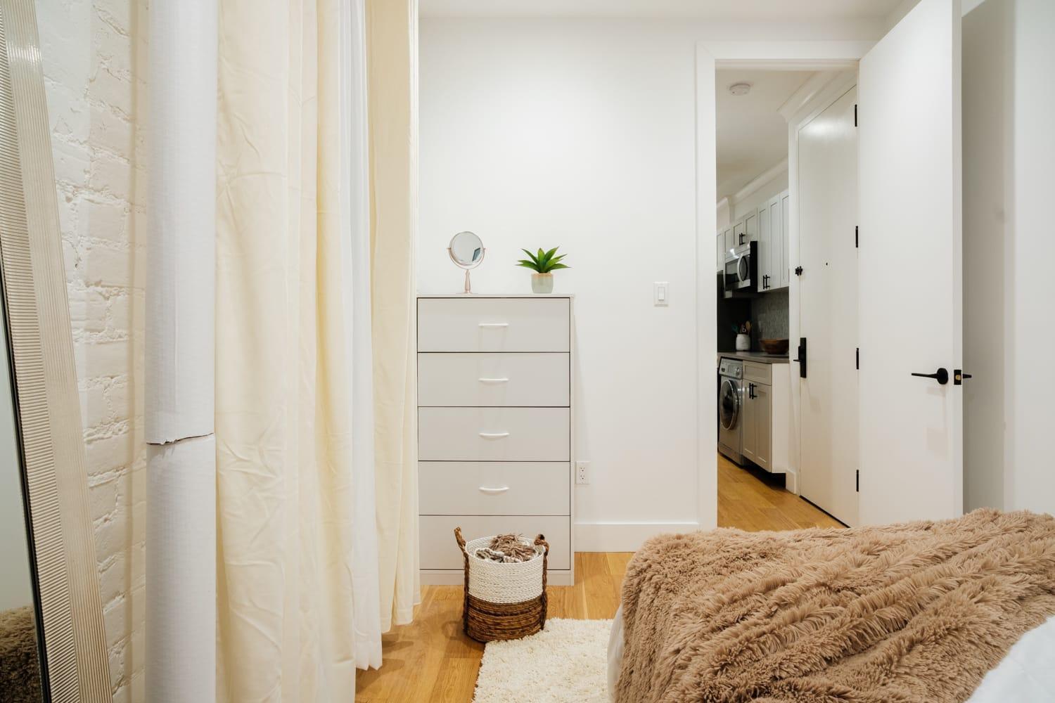 1288-4r Newly Furnished Prime Ues 2br New York