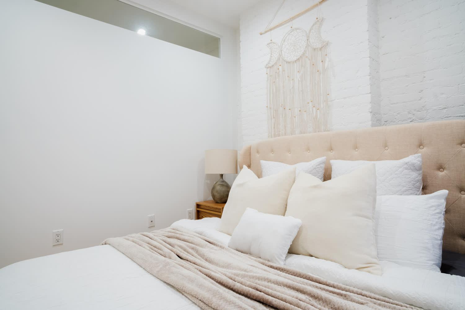 Apartment 1288-4r Newly Furnished Prime Ues 2br *