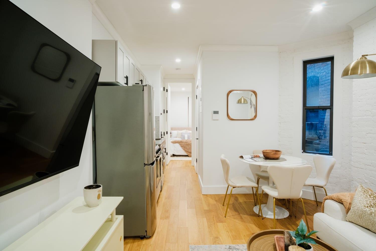 1288-4r Newly Furnished Prime Ues 2br Apartment