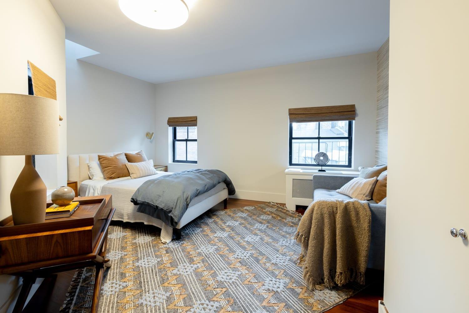 E10-3 3br Designer Townhouse Apartment