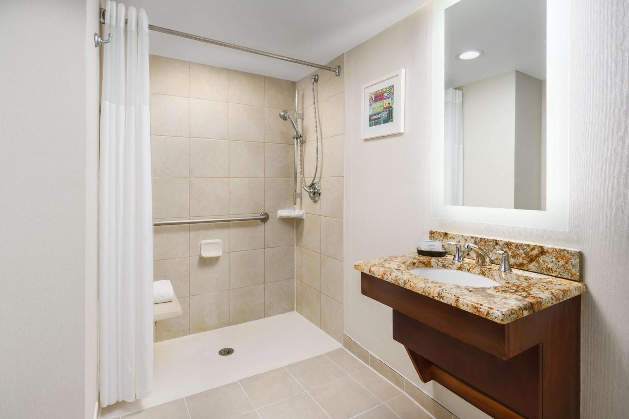 Hotel Hampton Manhattan-35th St Empire State Bldg 3*