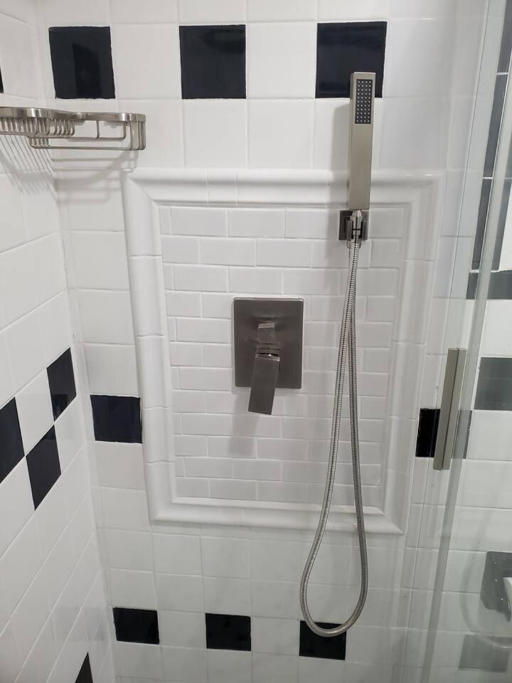 Apartment Lovely 2 Bedroom With 2 Entrance And Parking With A Fee