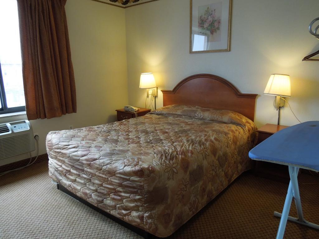 Motel Red Carpet Brooklyn