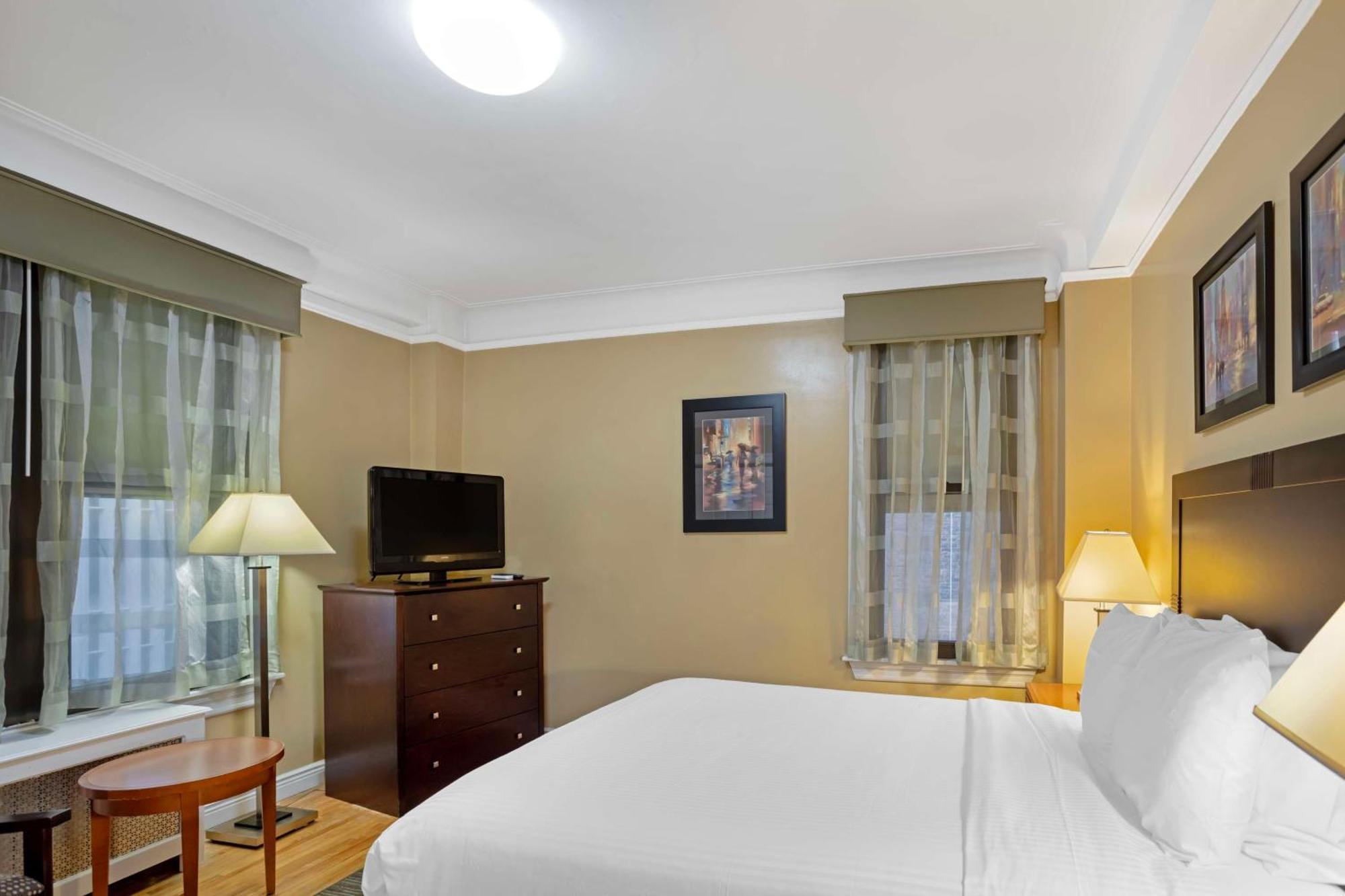 Best Western Plus Hospitality House Suites 3* New York