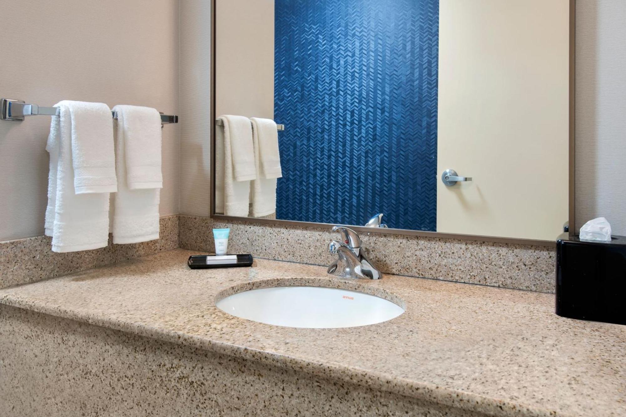 Hotel Fairfield By Marriott Laguardia Airport/flushing New York