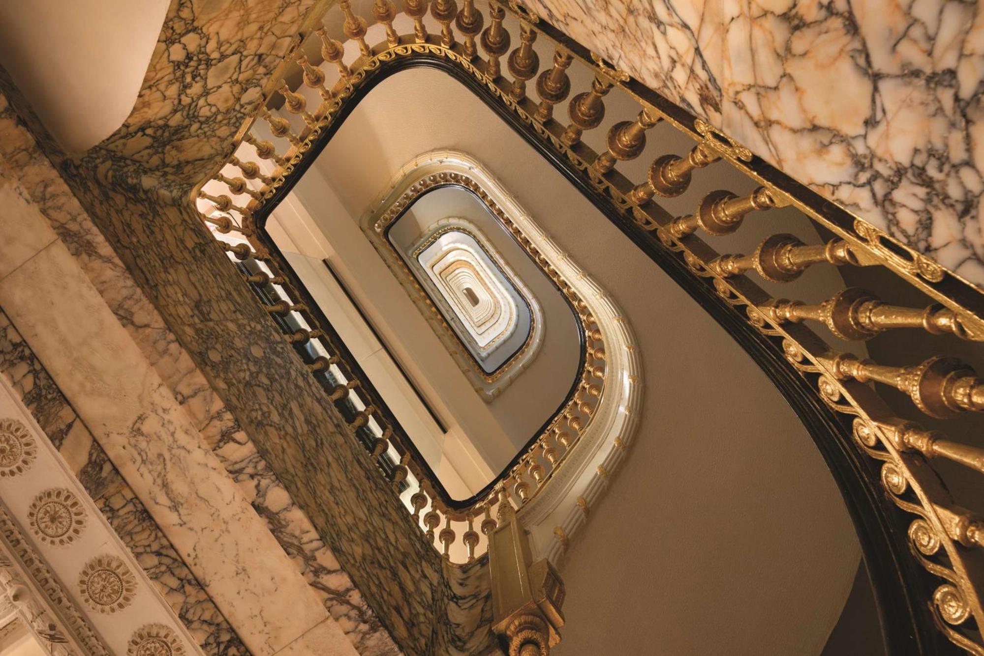 Hotel Martinique On Broadway, Curio Collection By Hilton 4*