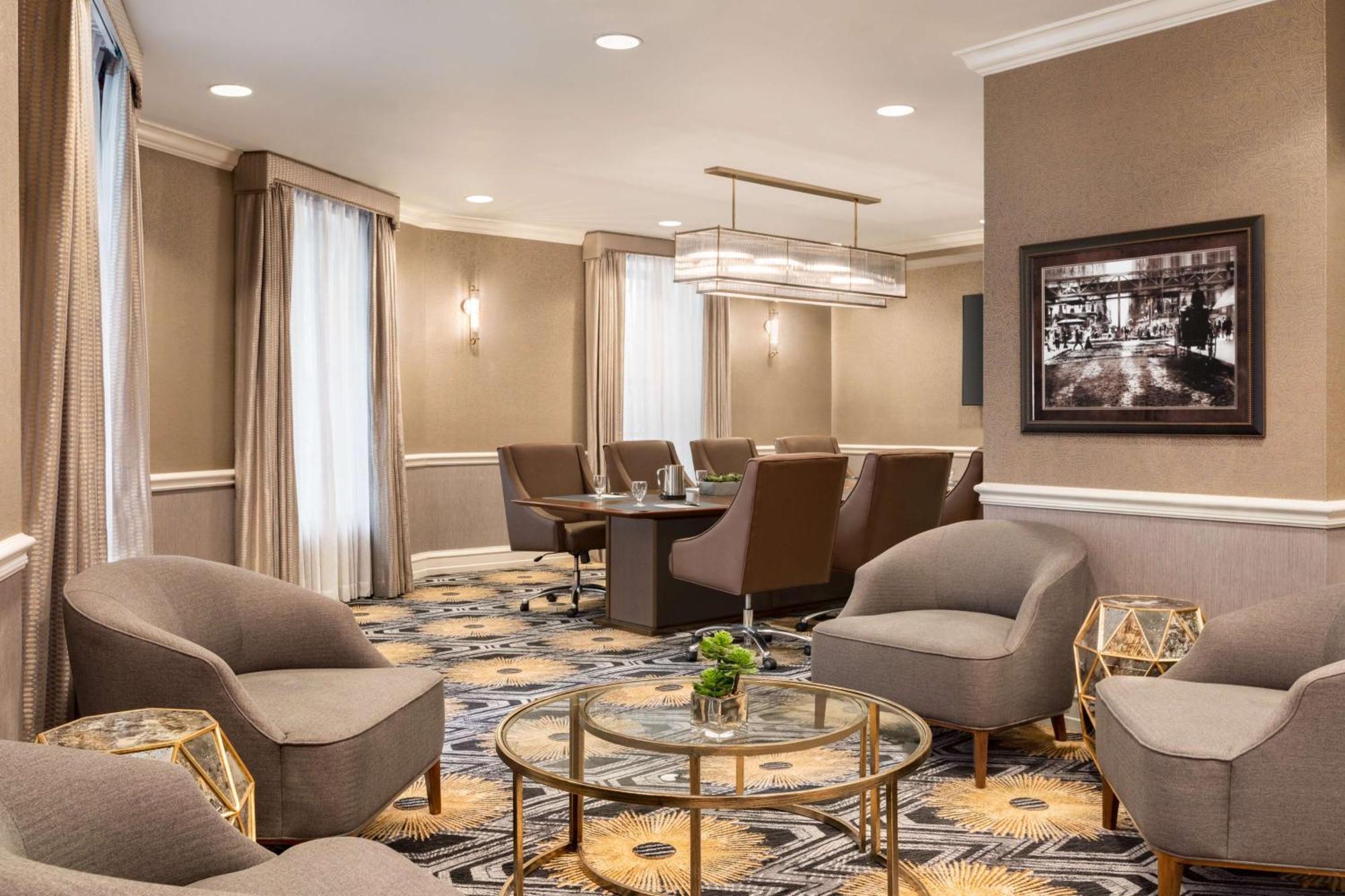 Martinique On Broadway, Curio Collection By Hilton New York