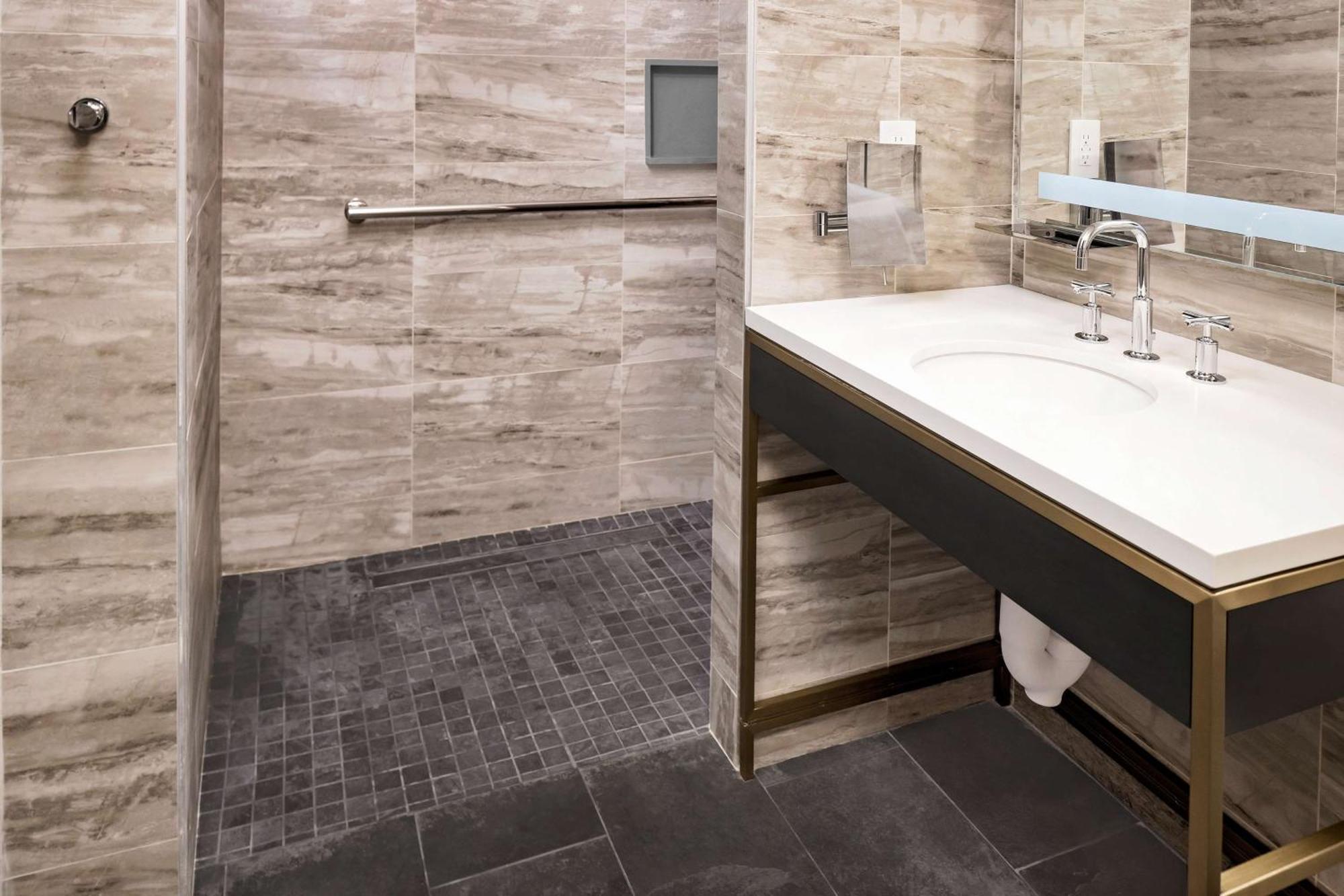 Hilton Club The At 5th Hotel