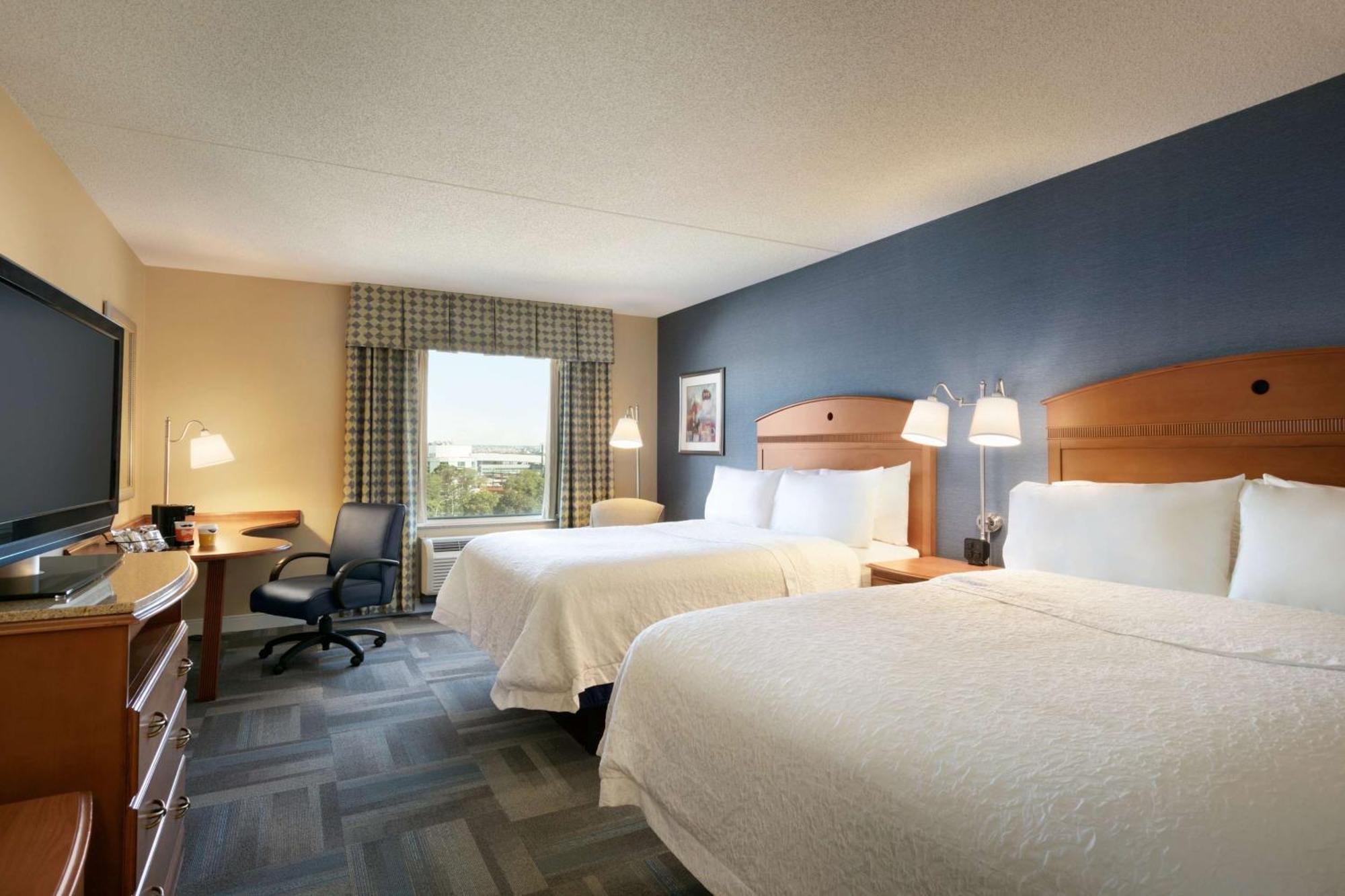 Hampton - Laguardia Airport Hotel 3*
