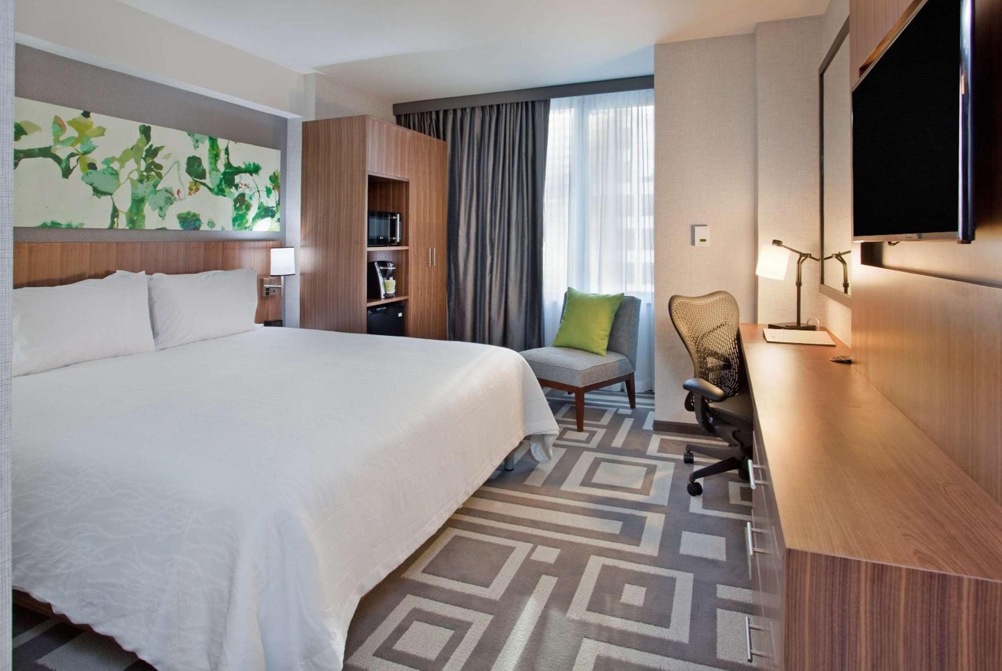 Hilton Garden Park South Hotel