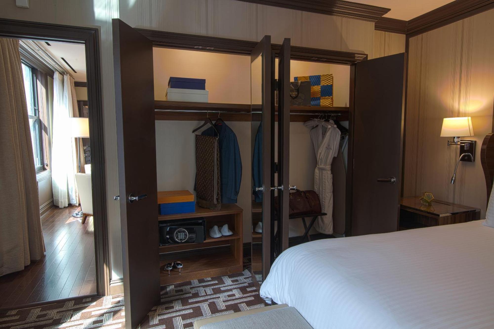 The Iroquois Times Square, A Small Luxury Hotel 5*