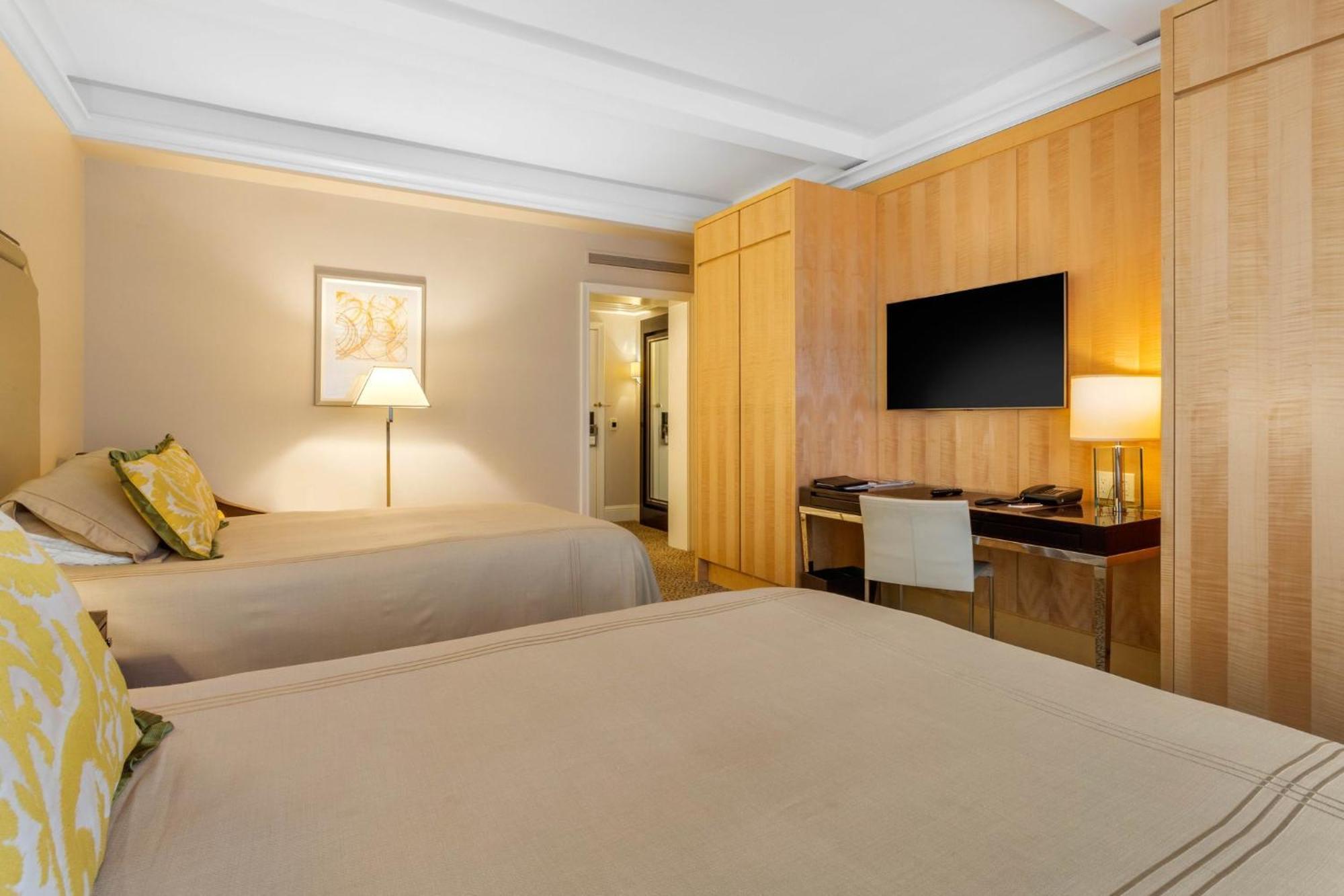 Omni Berkshire Place Hotel 4*