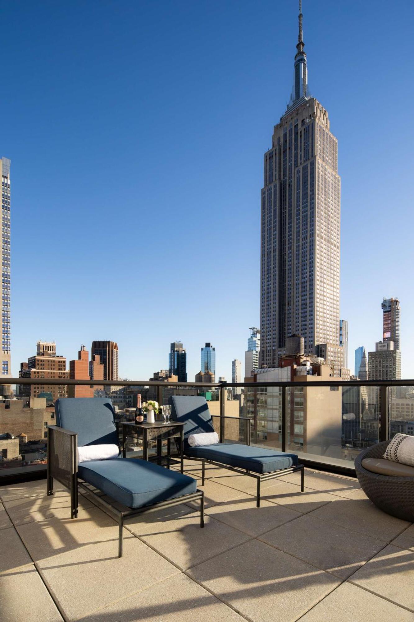 Embassy By Hilton Manhattan Times Square 4*