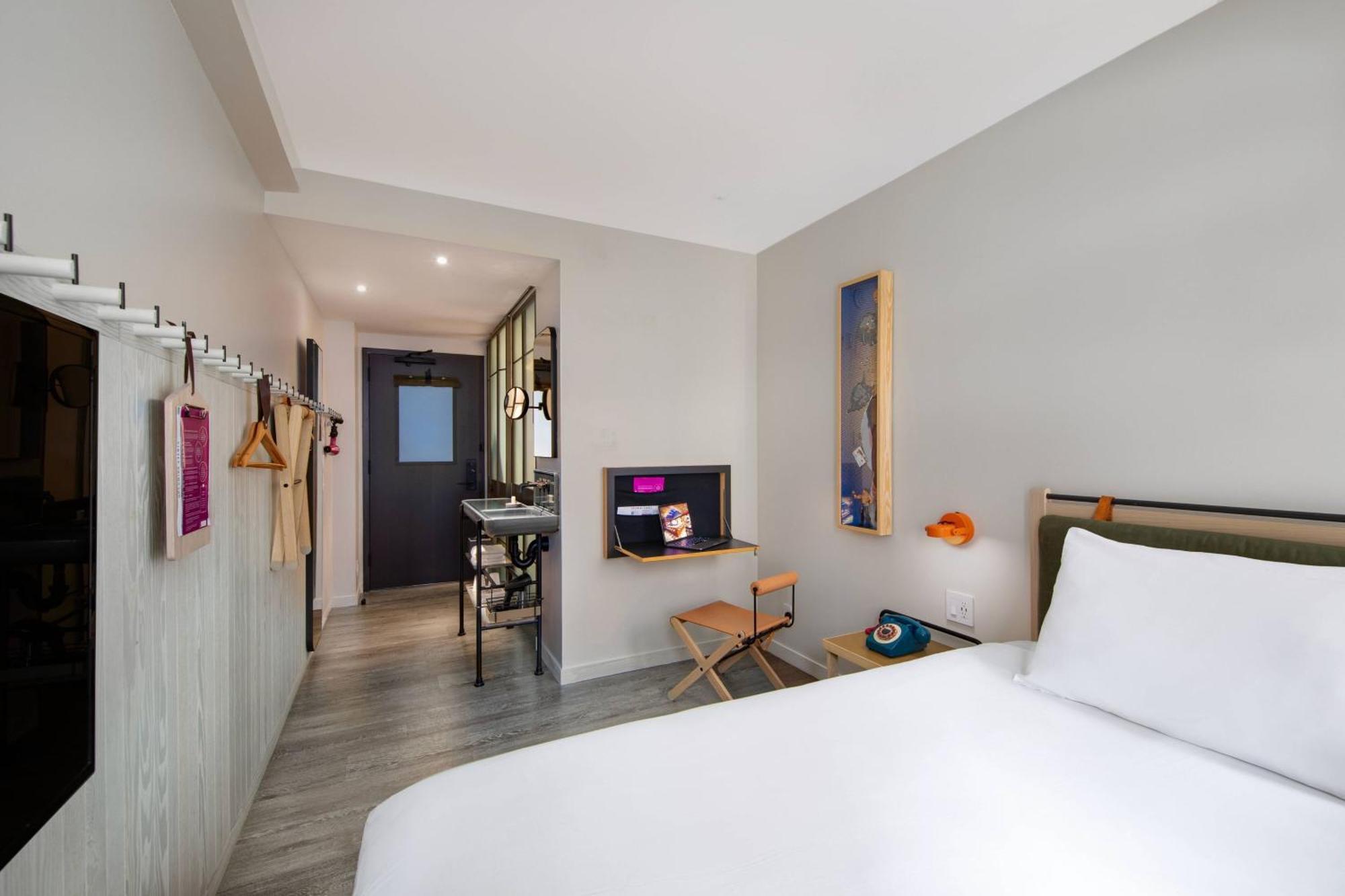 Moxy Nyc Times Square New York