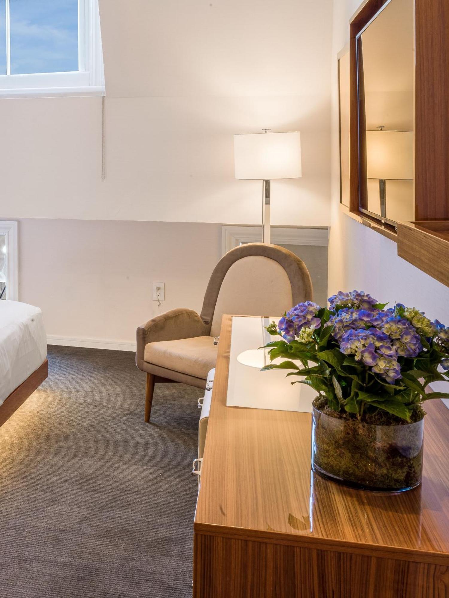 33 Hotel, City, Seaport 5*