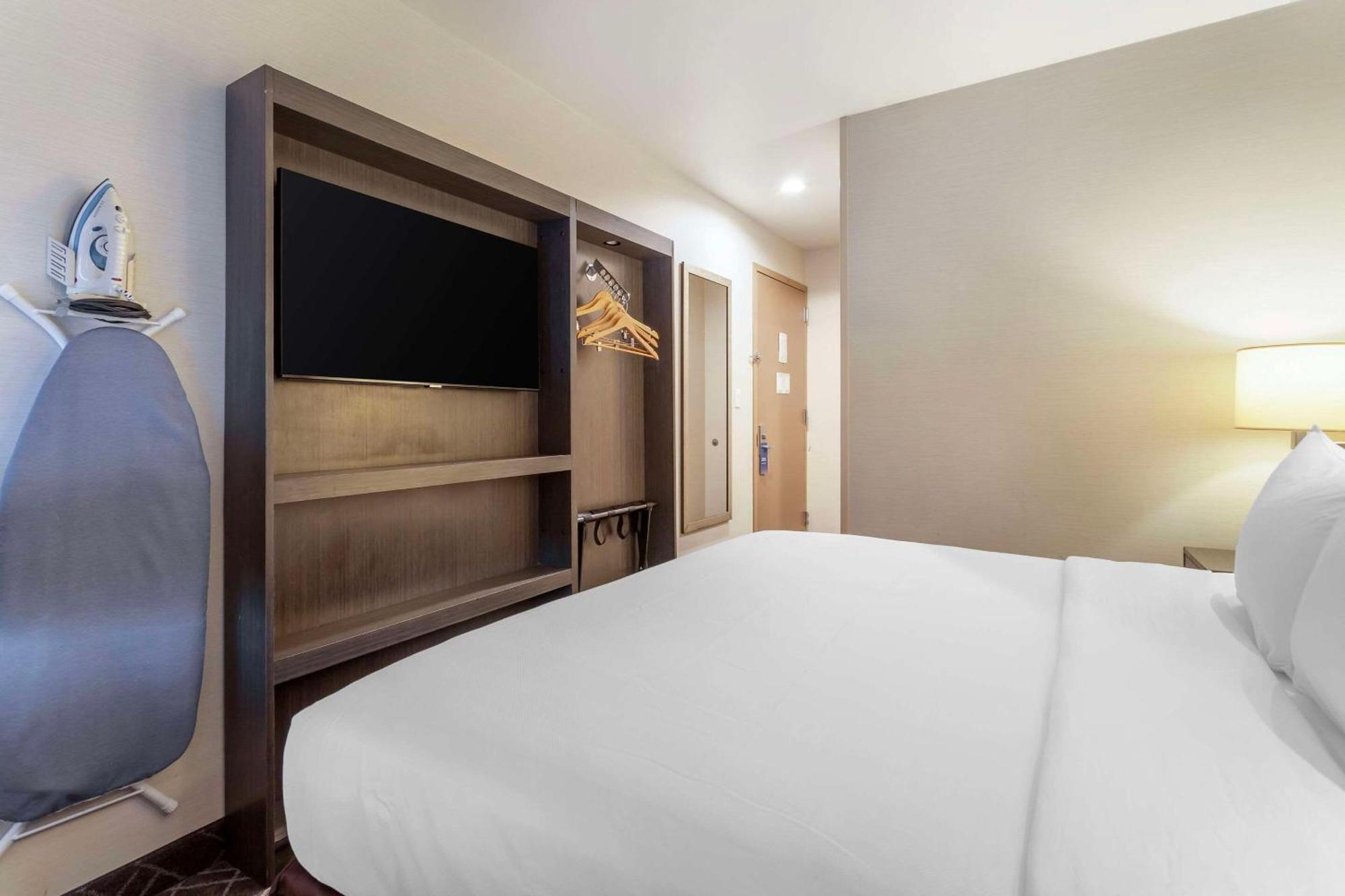 Hotel Times Square West Hotel, Bw Signature Collection 3*