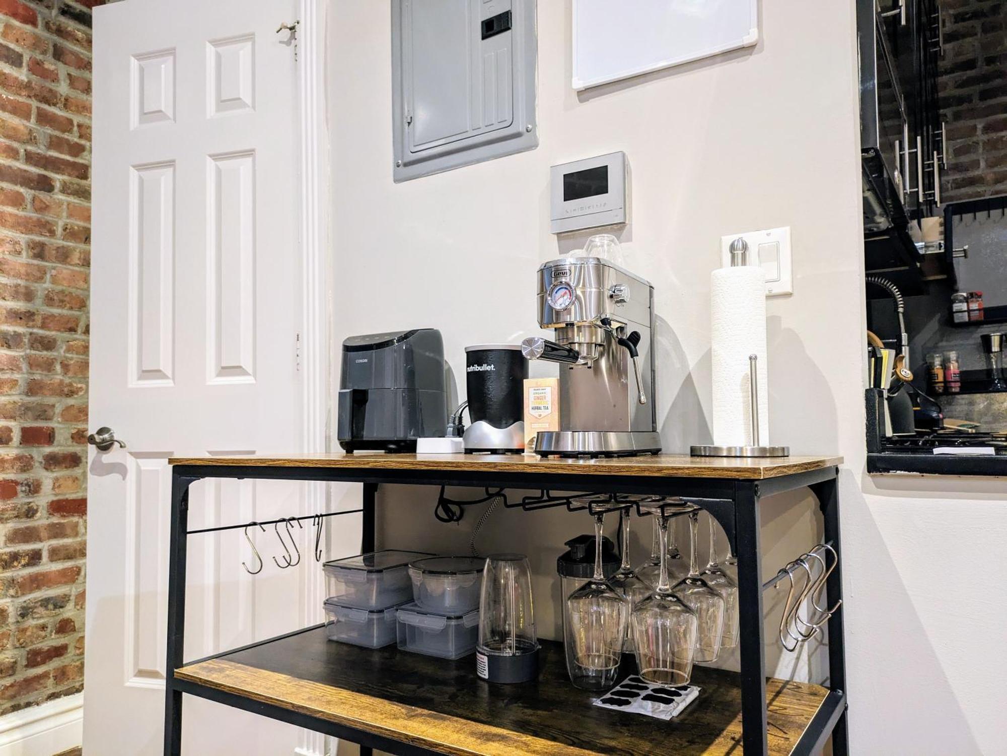 Apartment Private At A 3 Bedroom At The Heart Of East Village - Shared