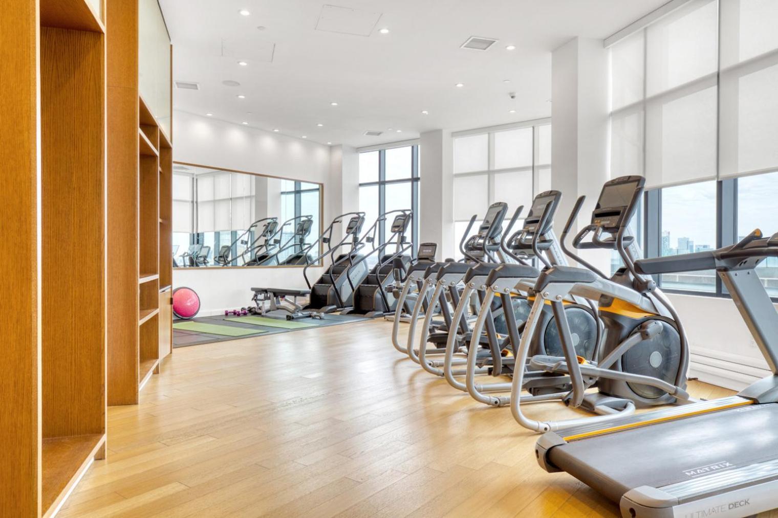 Apartment Midtown East 2br W Gym Doorman Wd Nr Parks Nyc-1206 New York