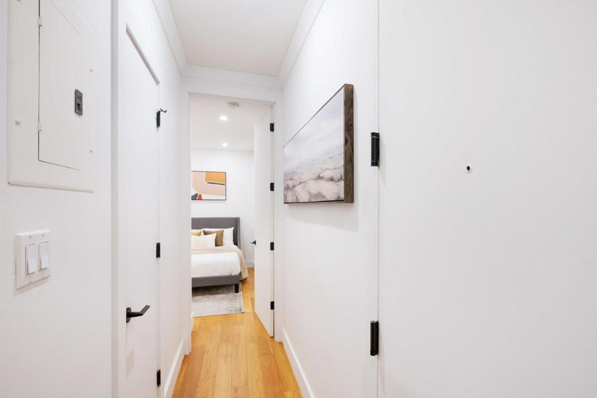 1288-3rs New Renovated 2 Bedrooms *