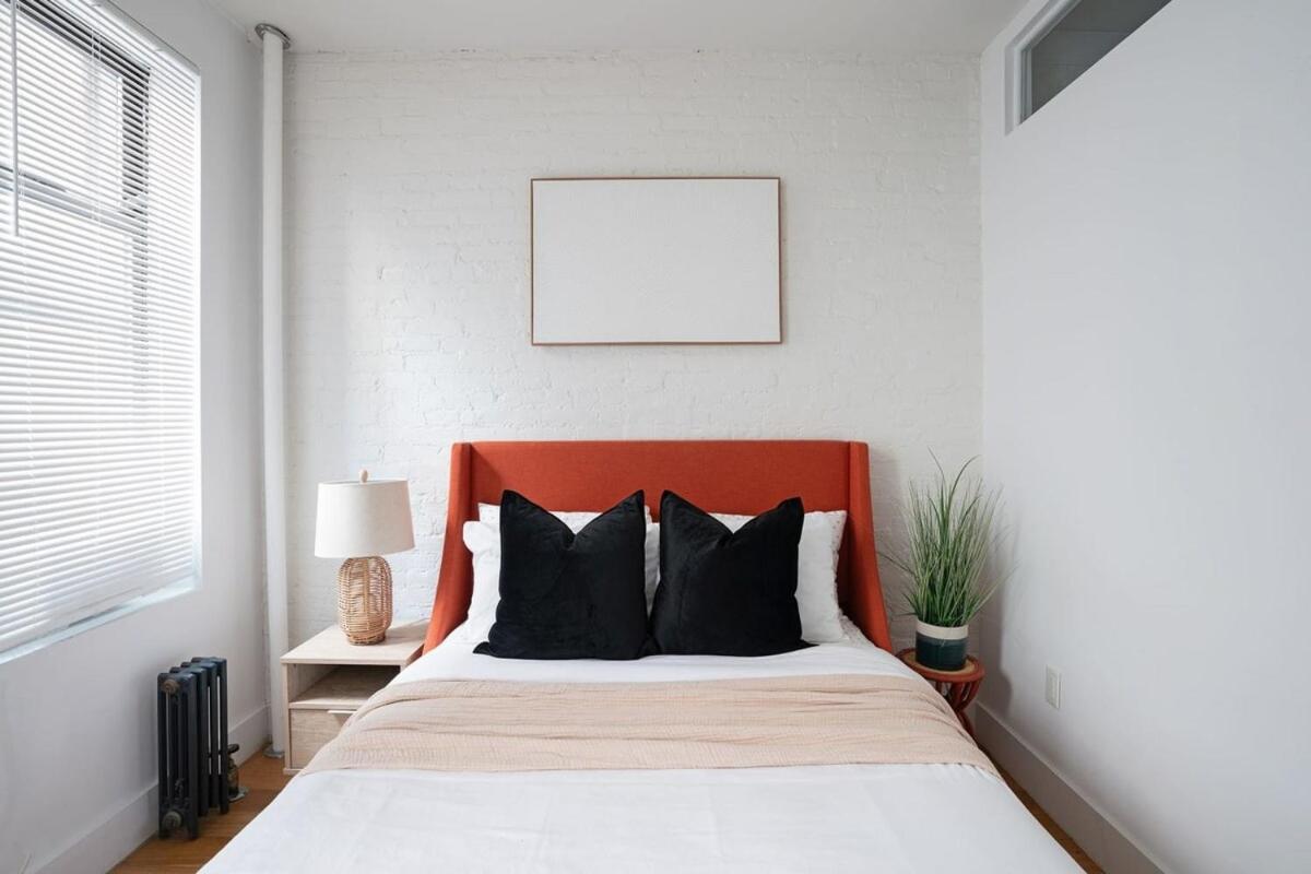 1288-3rs New Renovated 2 Bedrooms Apartment *