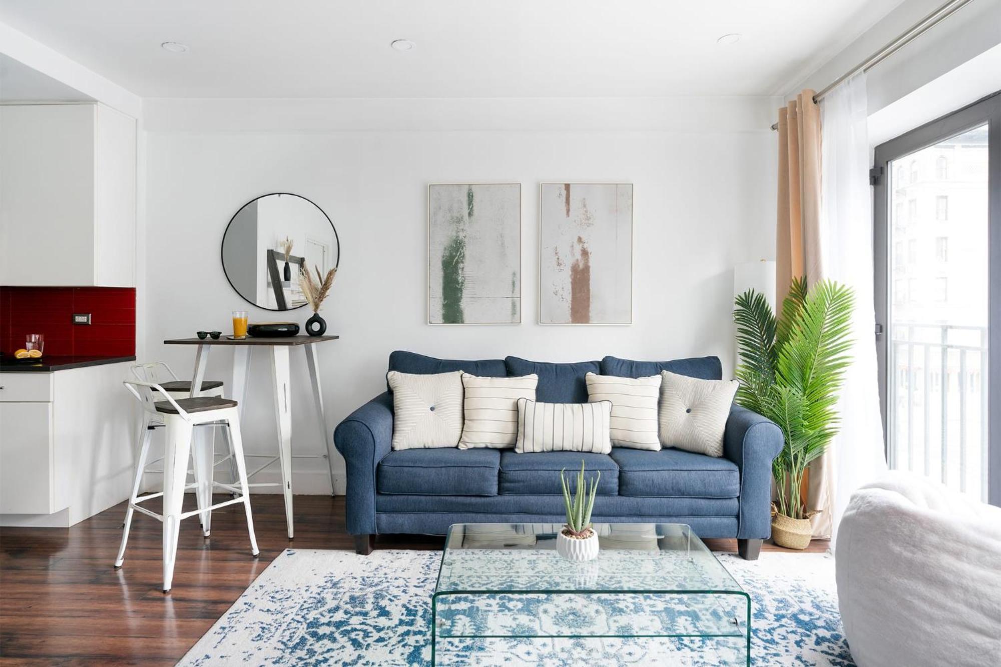 809-3a 1br Columbus Circle Elevator W D