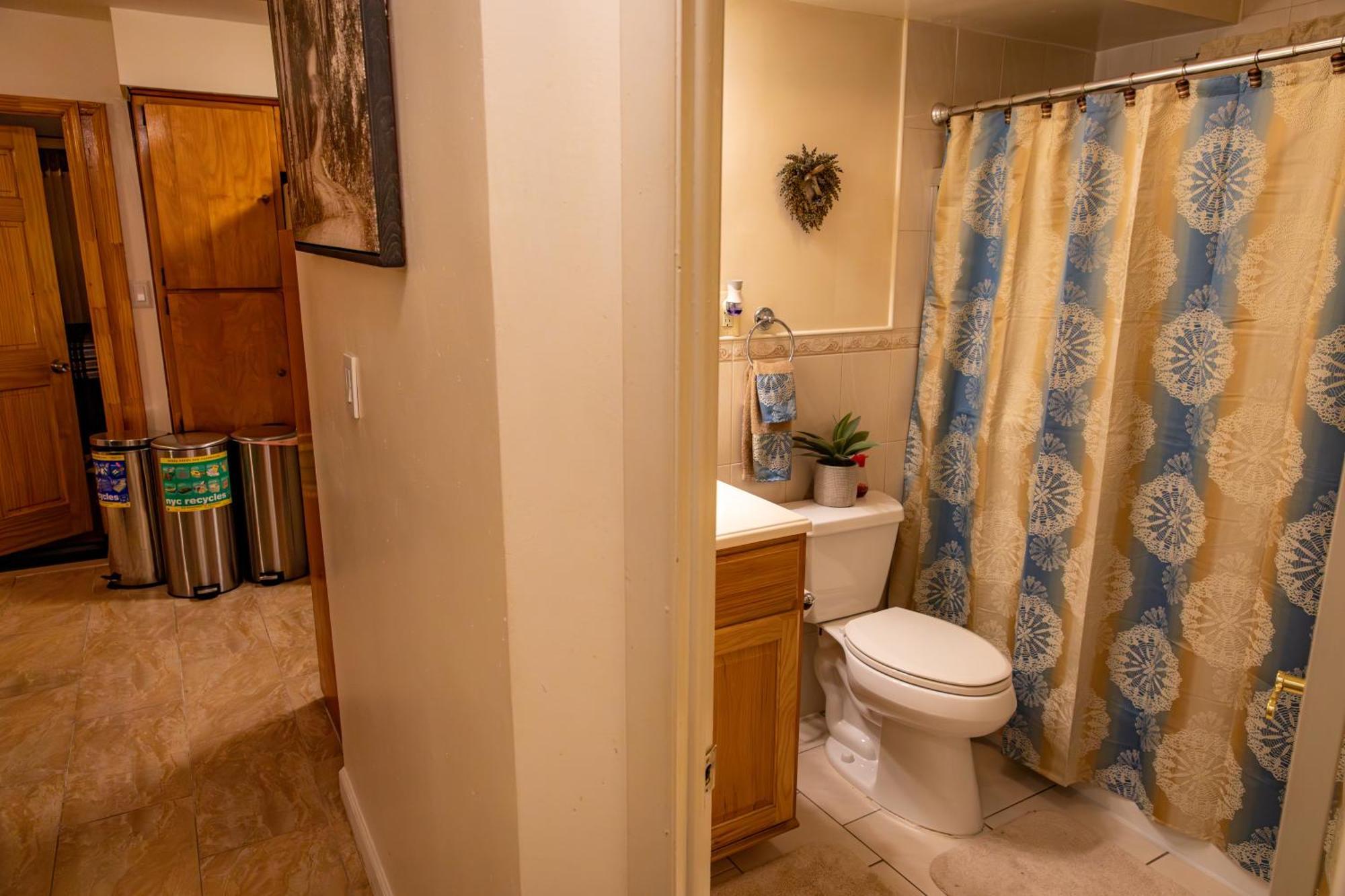 Guest house Spacious Comfy In Cozy Classy Duplex 2*