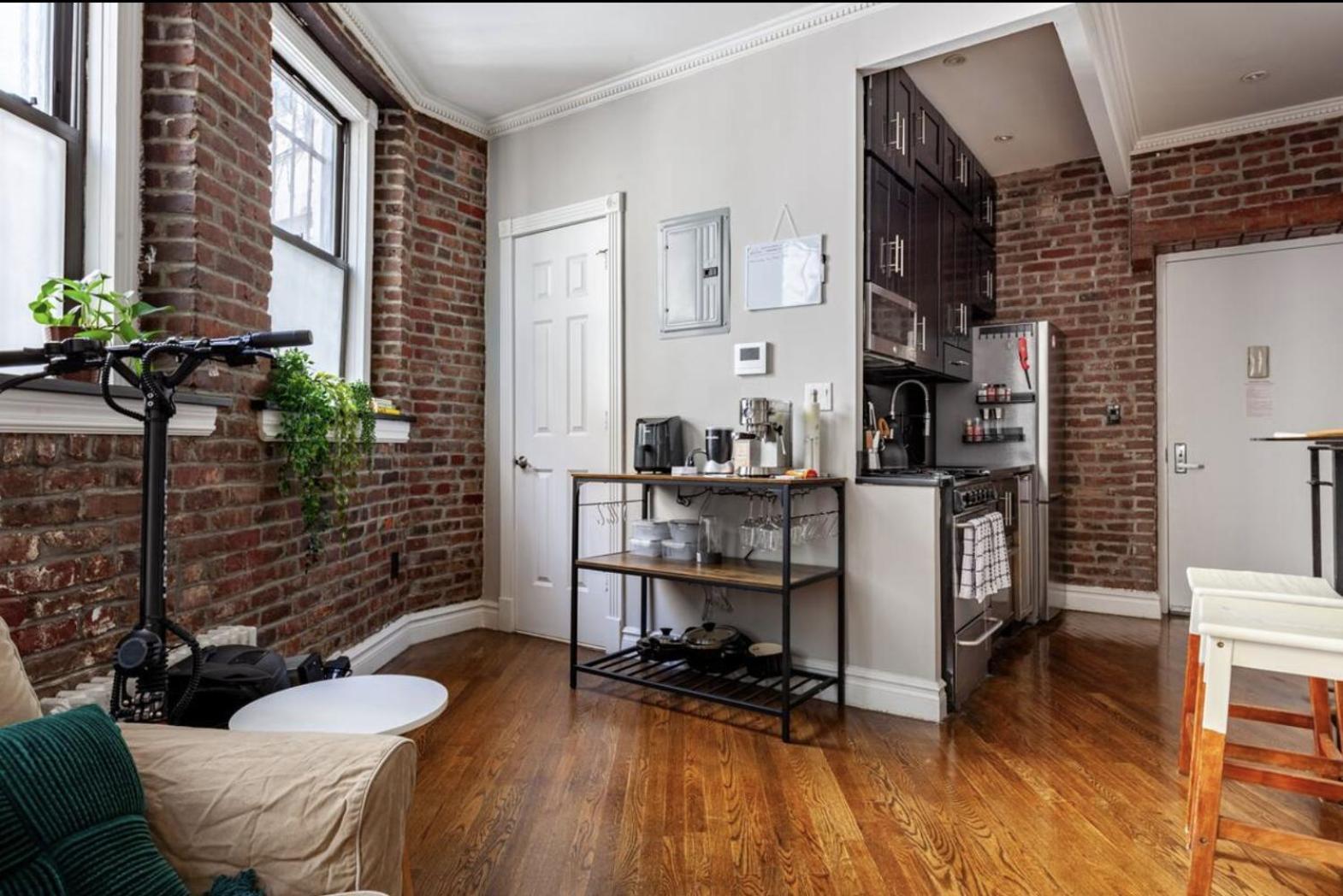 At The Heart Of East Village 1 *