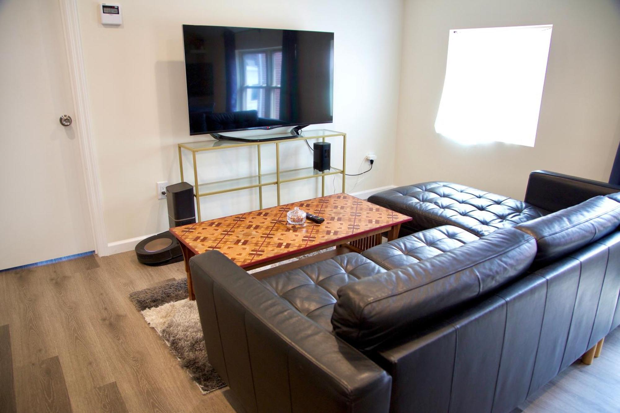 Sheepshead Bay 5m To Subway *