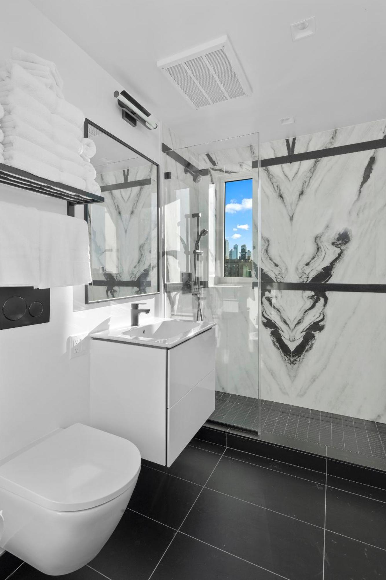 Hotel Riverside Tower