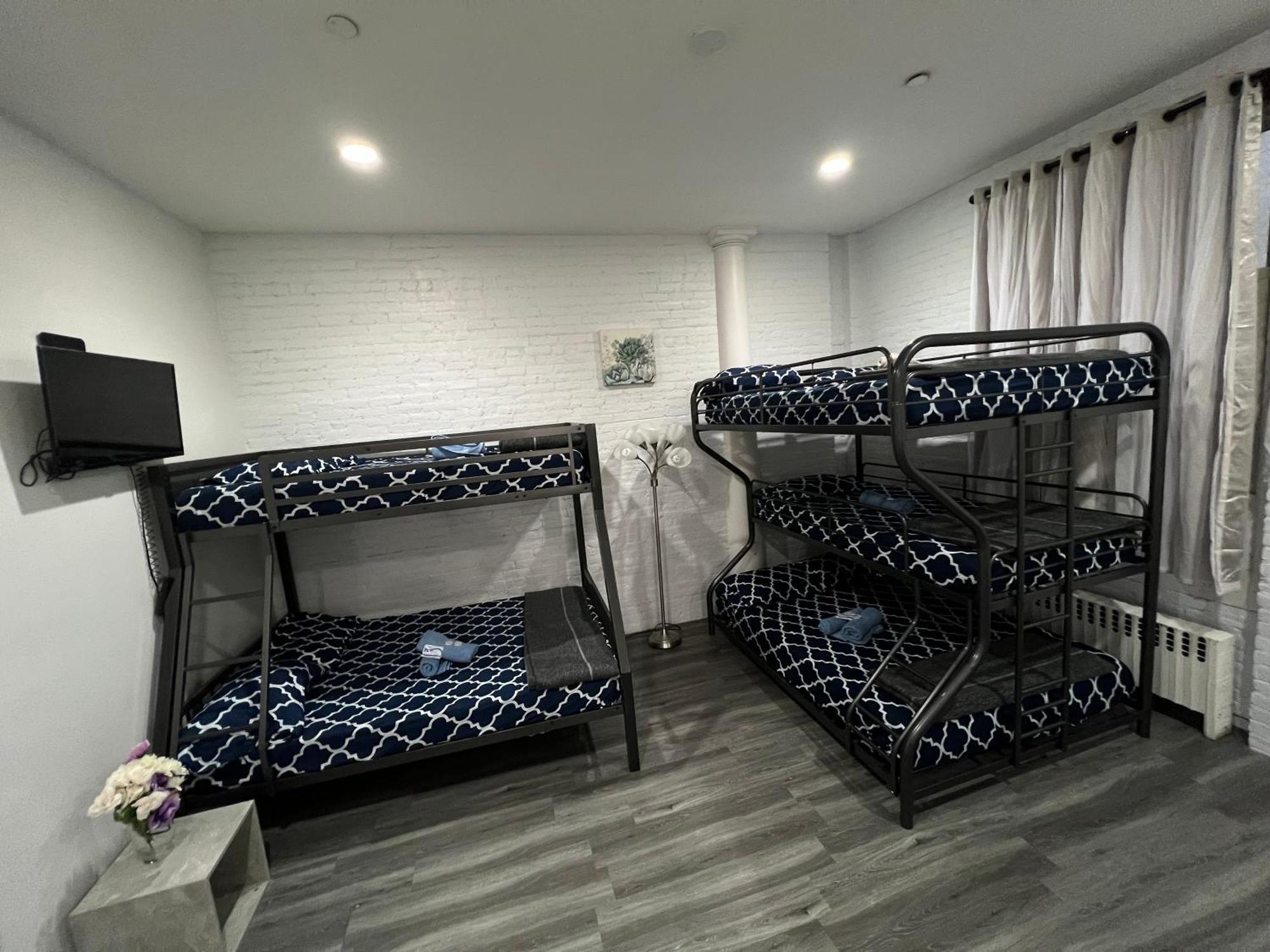 Apartment 31 Street Broadway