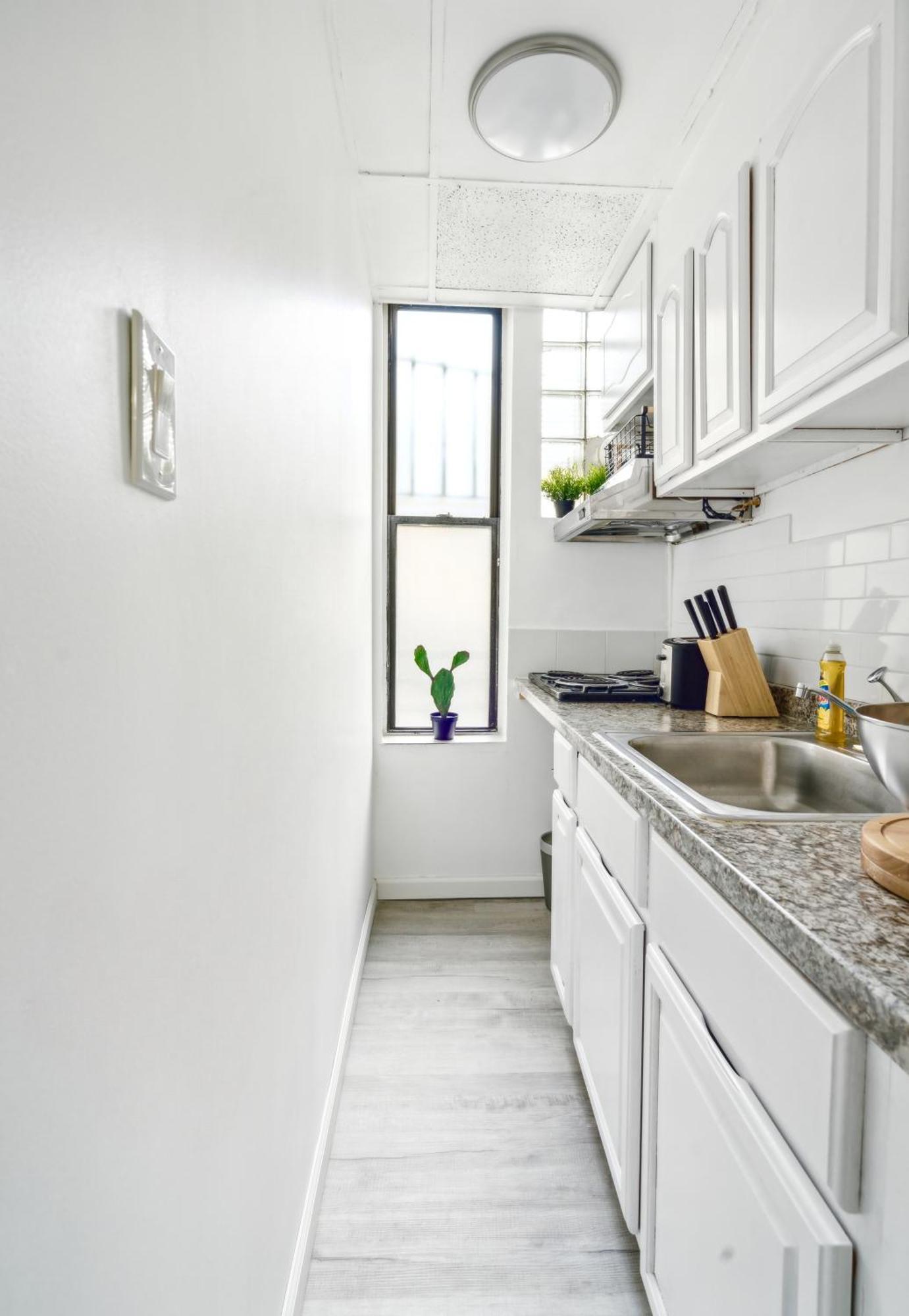 Cozy 2 Bedroom Gem In Lower Manhattan W Big Living Apartment