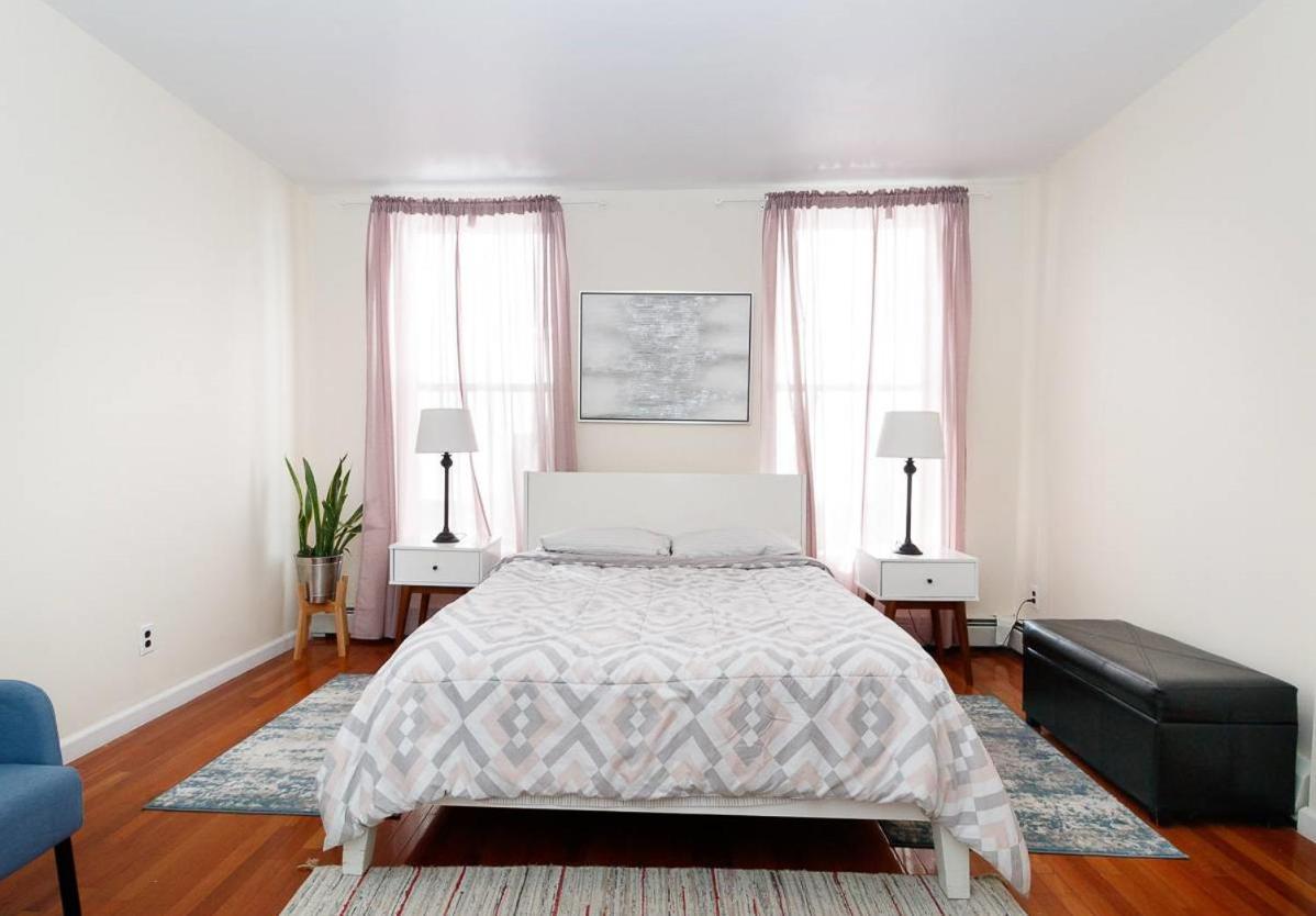 Apartment Lovely 2 Bedroom In Nyc New York