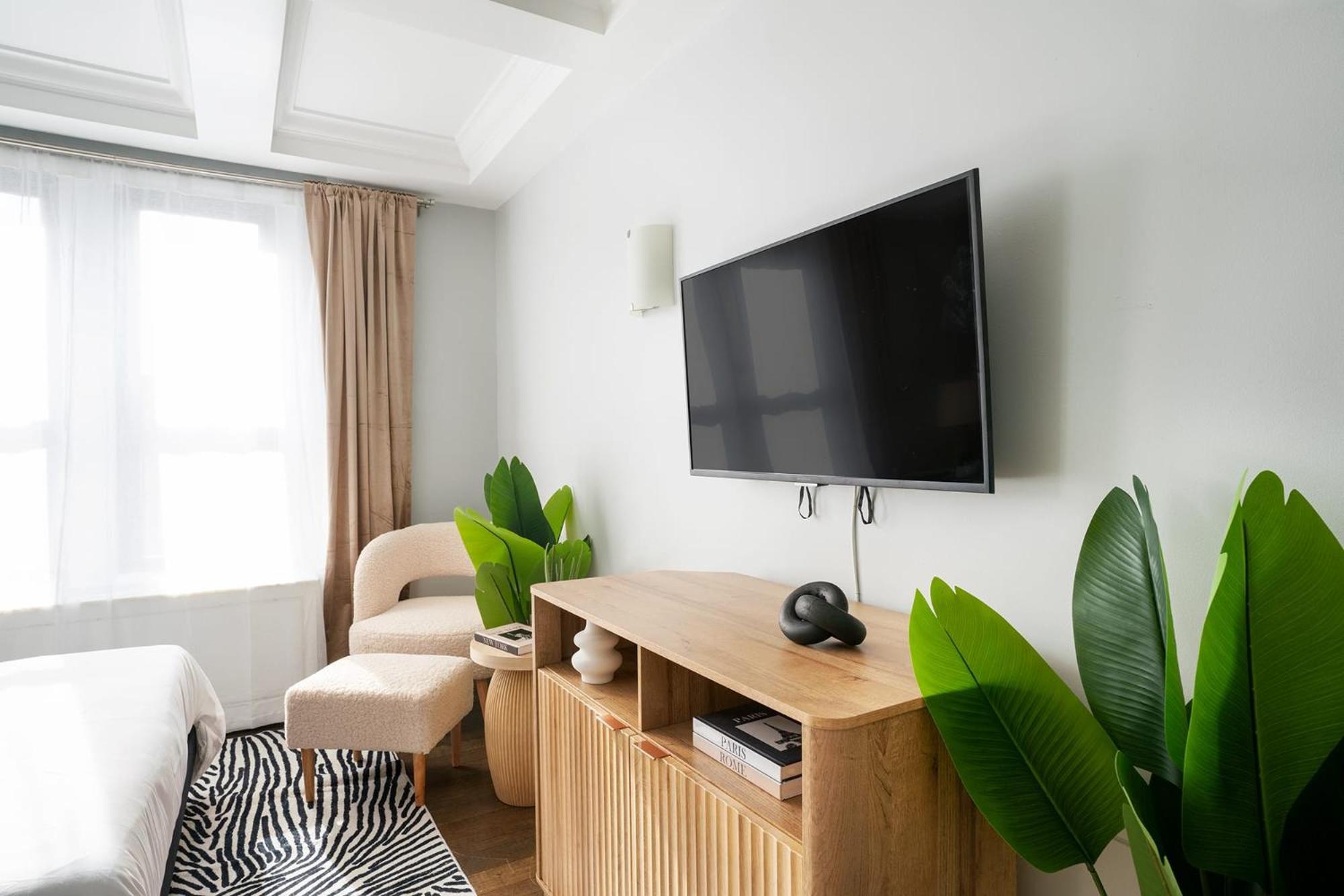 Apartment 73-519 New Uws Doorman Gym