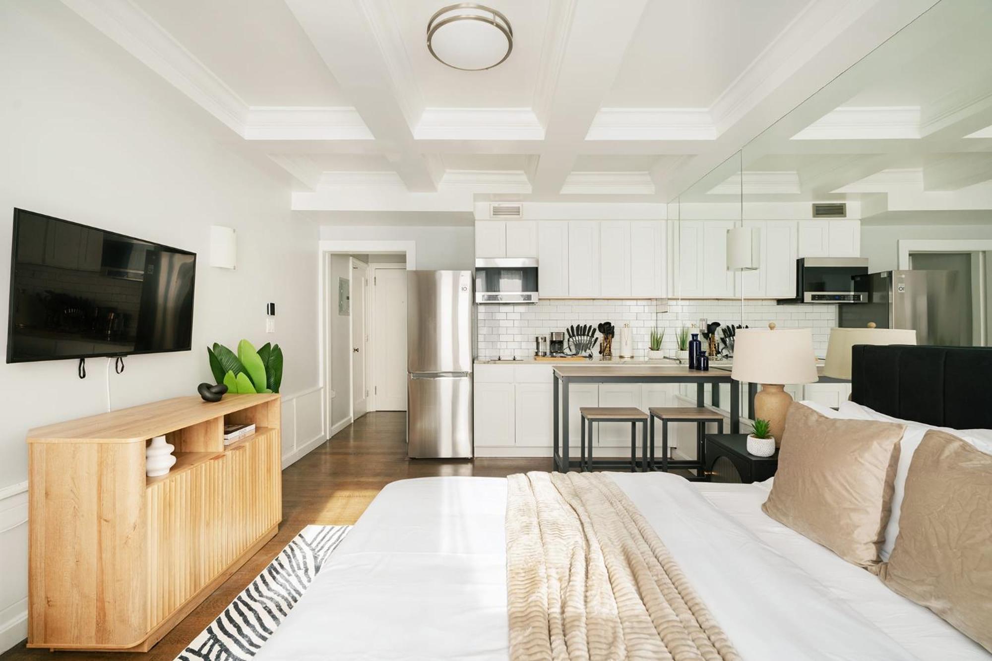 73-519 New Uws Doorman Gym Apartment New York