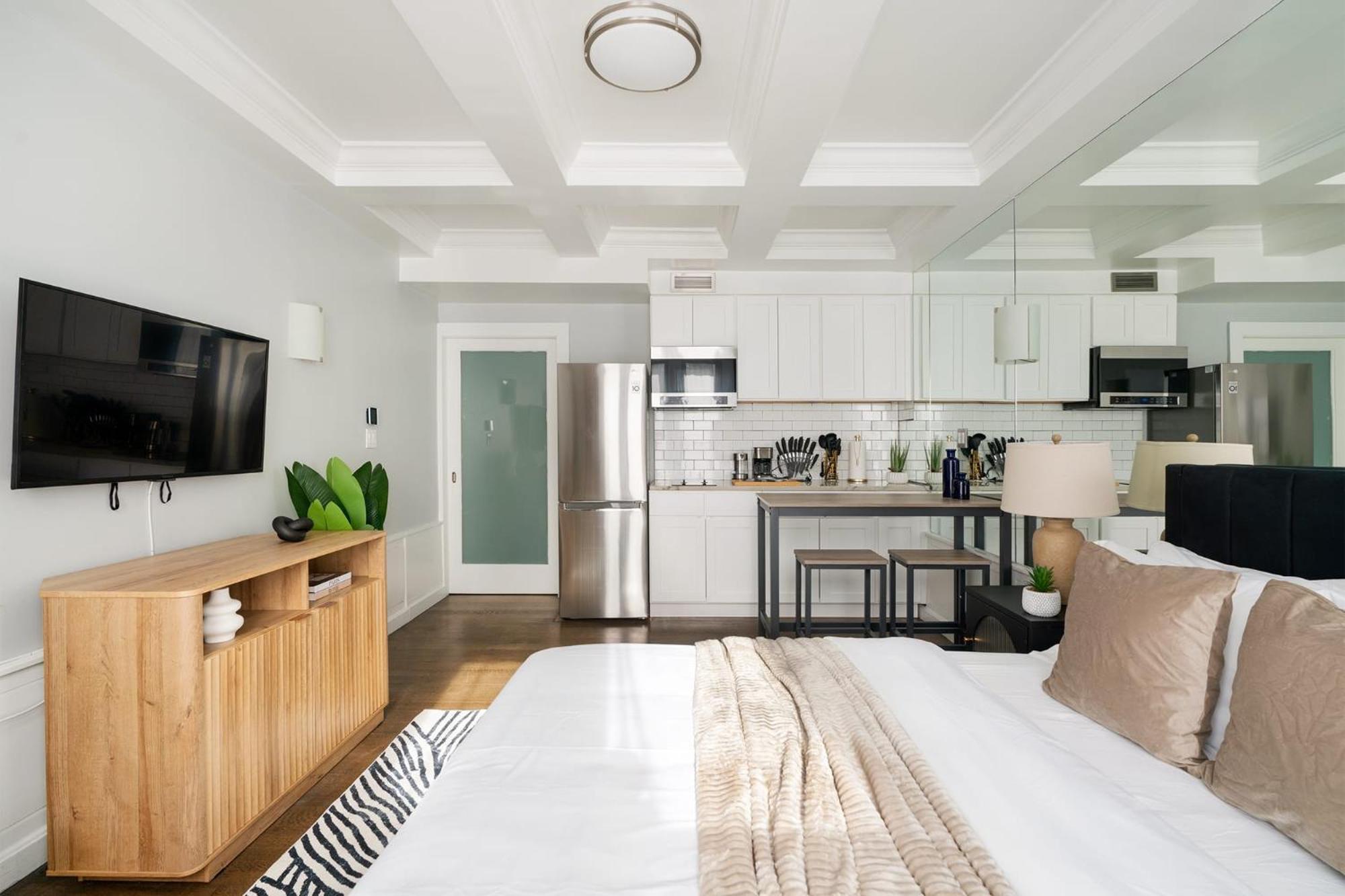 73-519 New Uws Doorman Gym Apartment New York