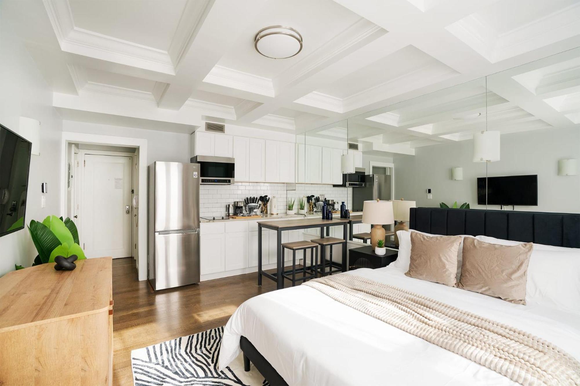 73-519 New Uws Doorman Gym New York