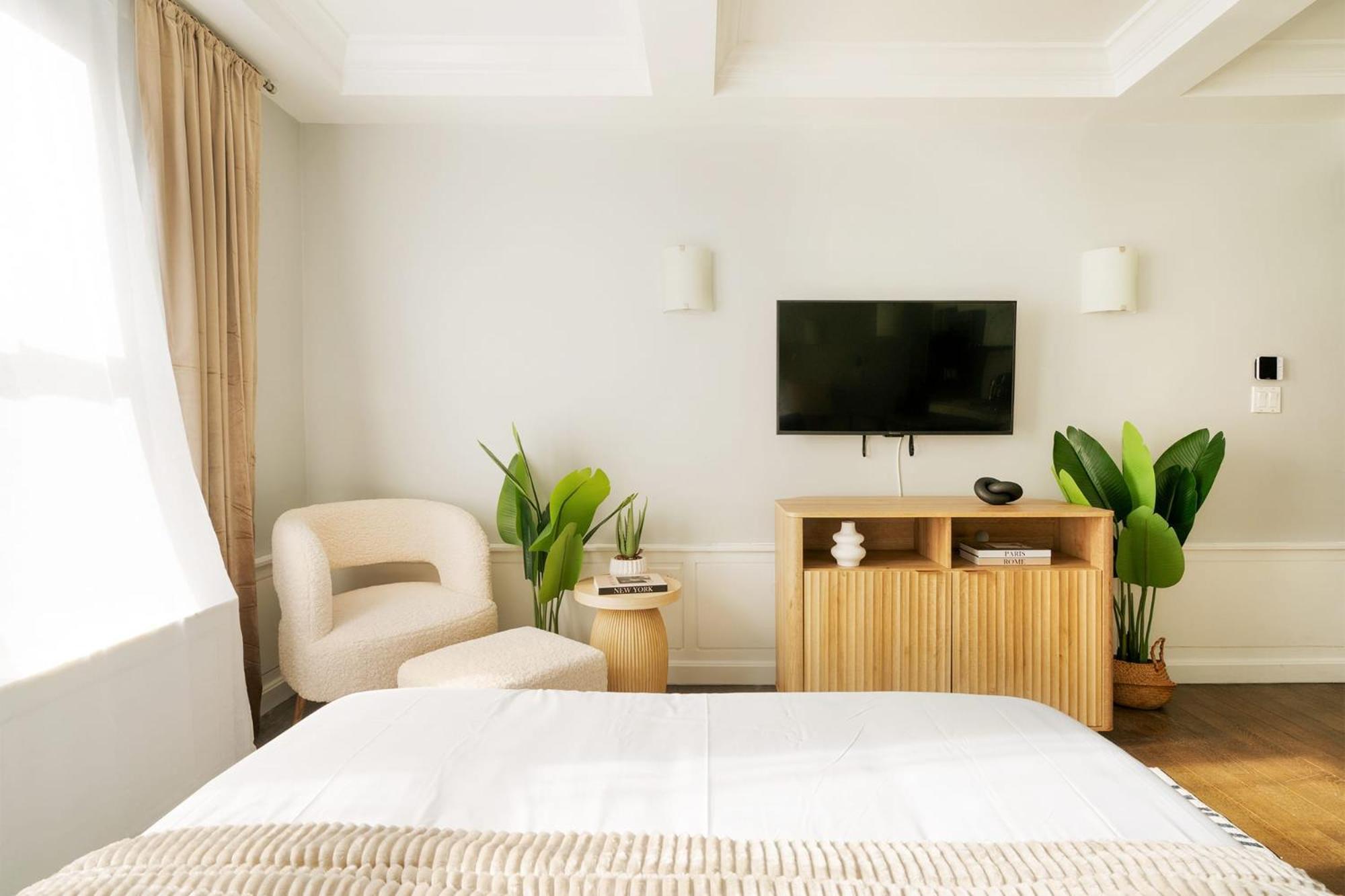 73-519 New Uws Doorman Gym Apartment New York