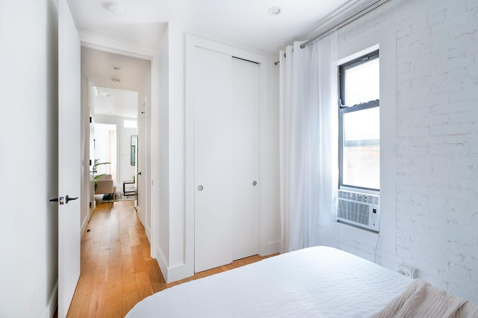 1290-16 New Renovated 2 Bedrooms In Ues Apartment