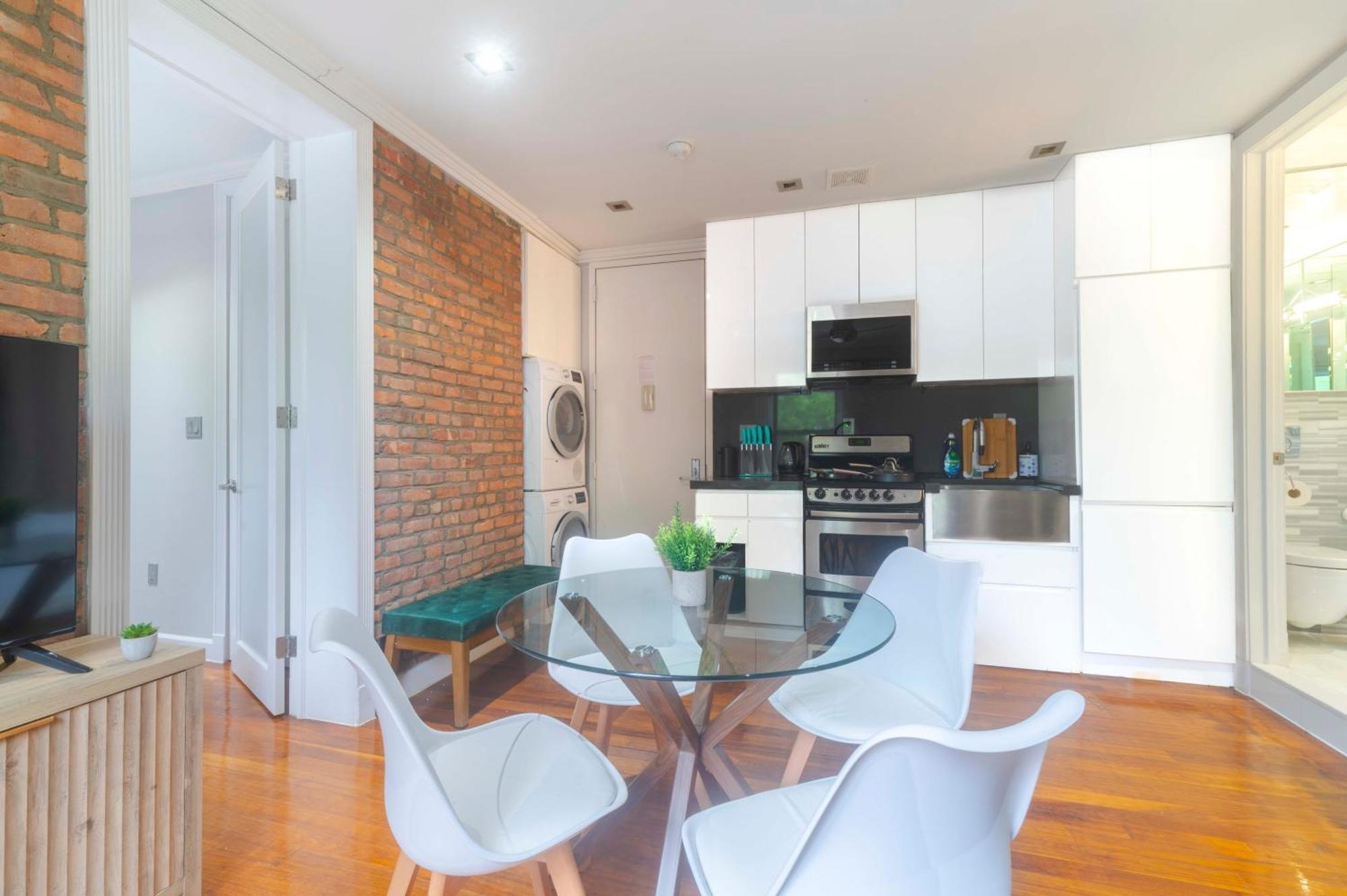 Stylish 2br In Manhattan Apartment New York