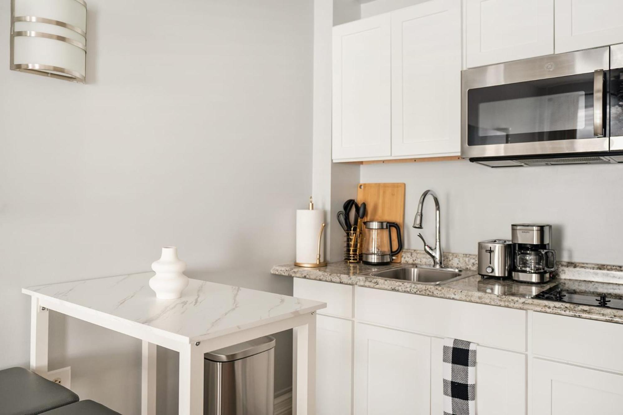 Apartment 73-819 New Uws Doorman Gym