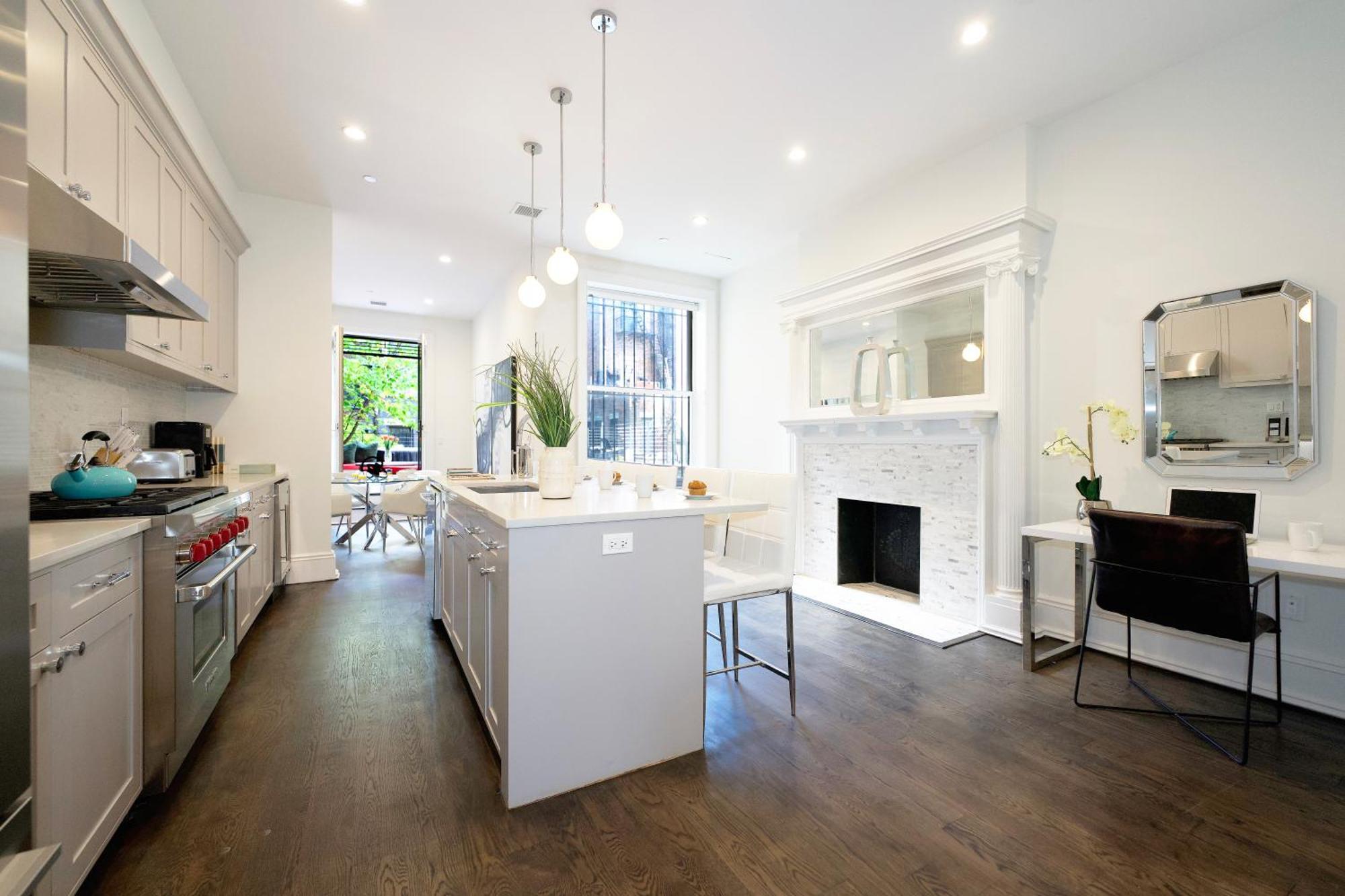 Massive Multi-million Dollar With Private Rooftop L Fashion House L * New York