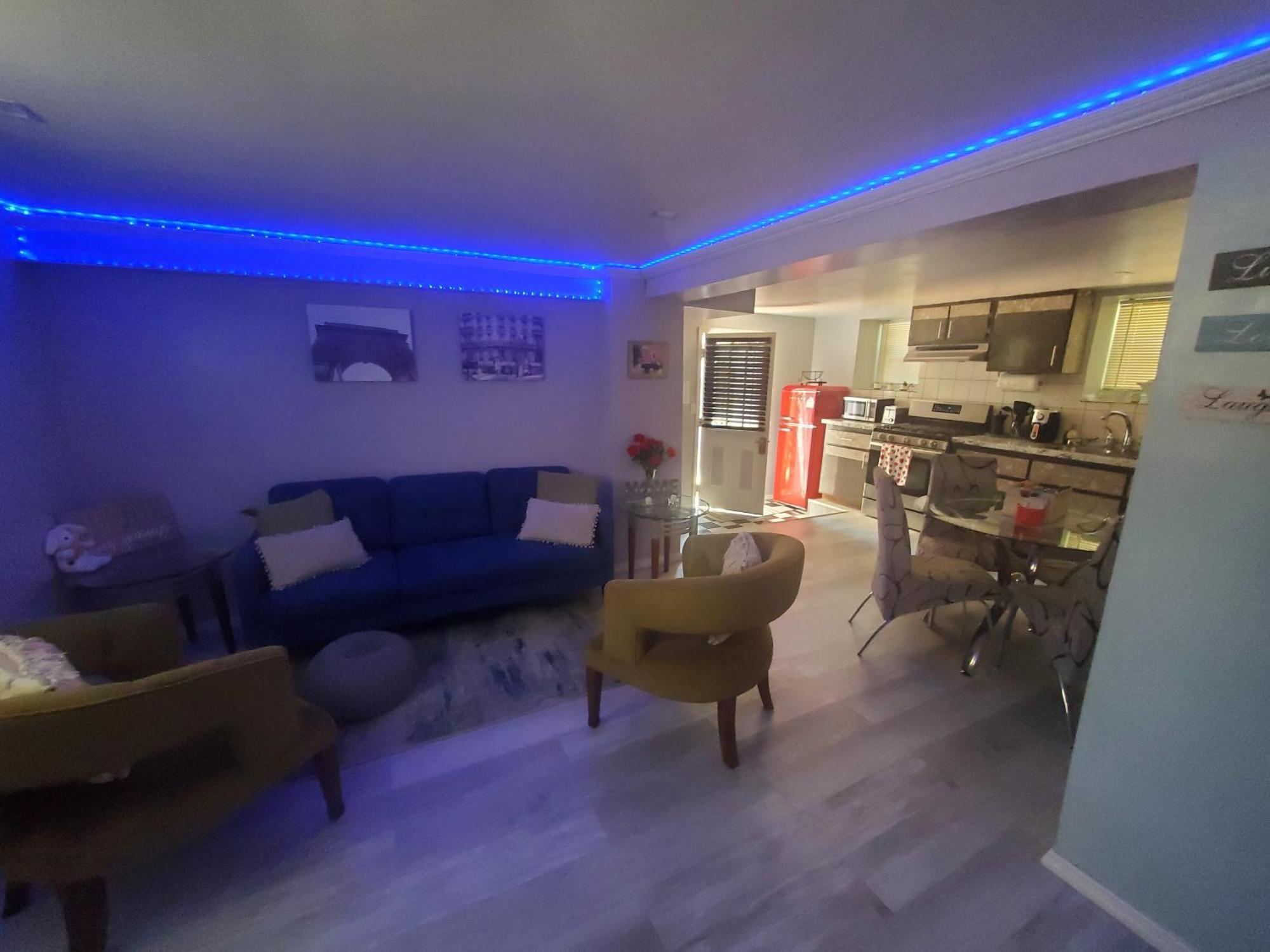 Lovely 2 Bedroom With 2 Entrance And Parking With A Fee * New York